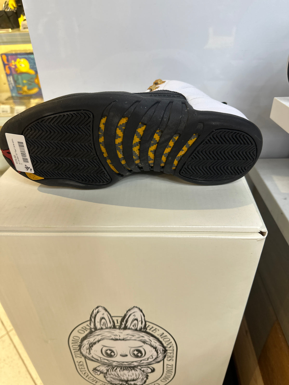 Air Jordan 12 "Taxi" (pre-owned)