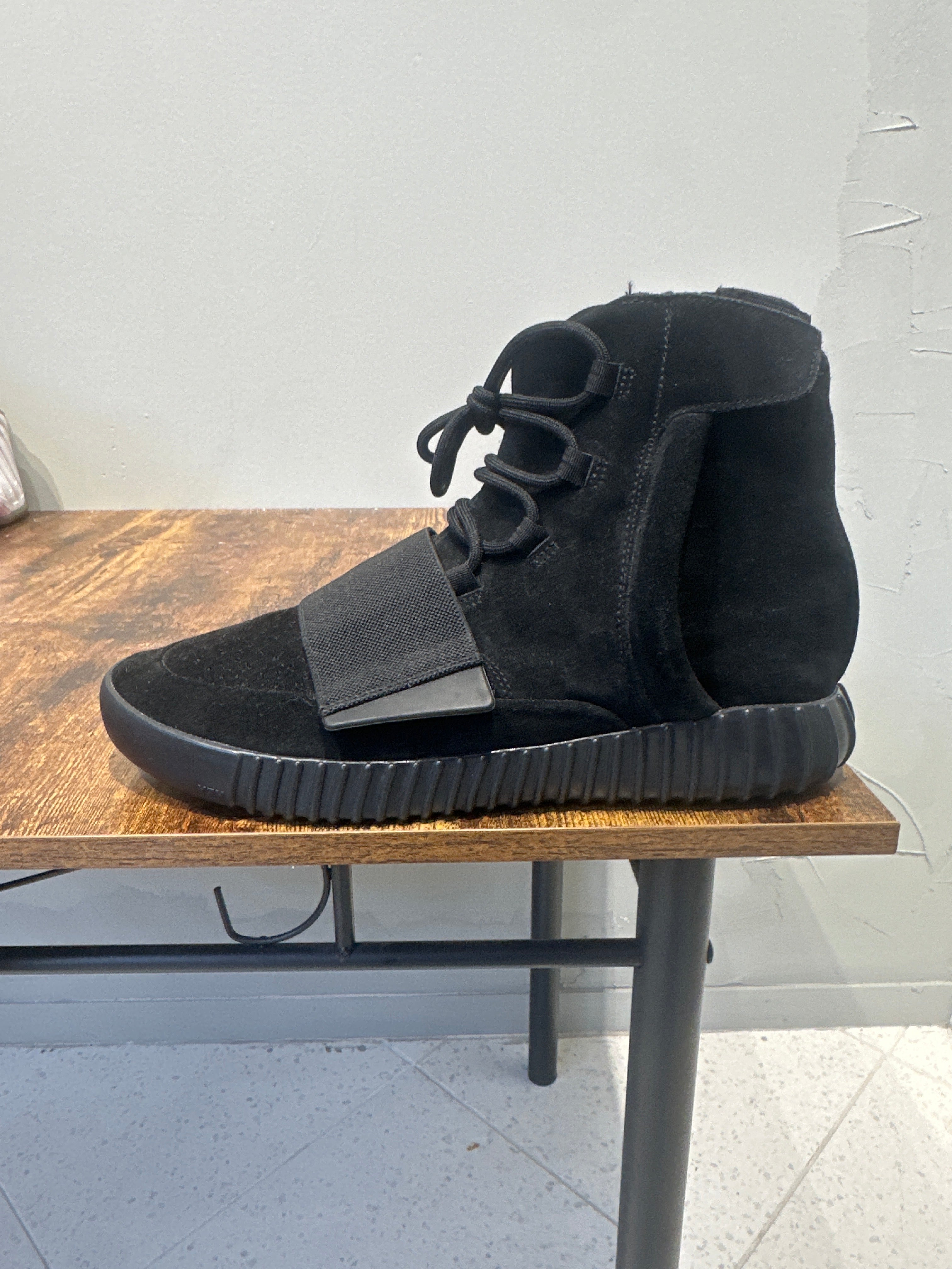 Adidas Yeezy 750 Triple Black (Pre-Owned)