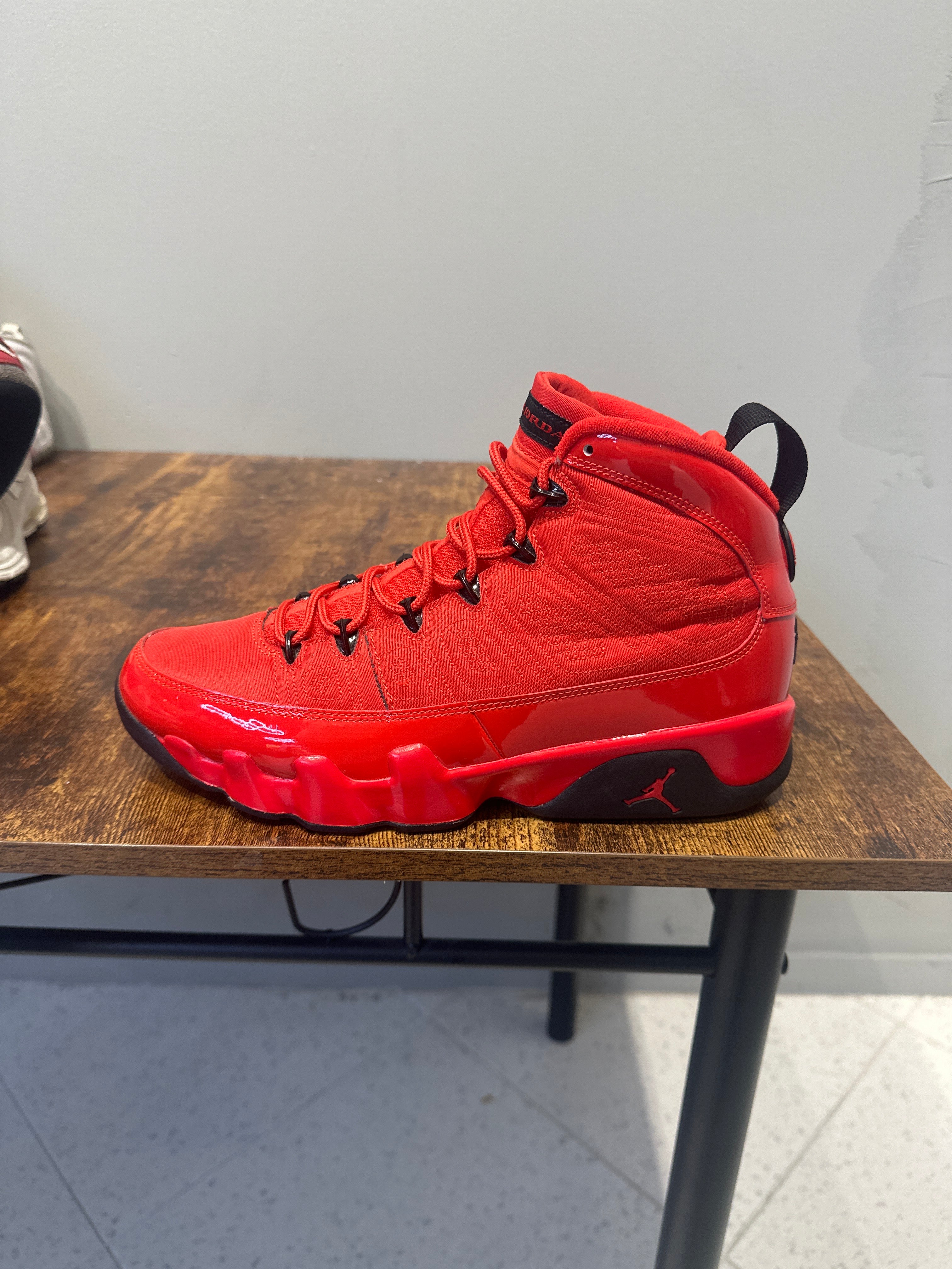 Air Jordan 9 "Chile Red" (pre-owned)