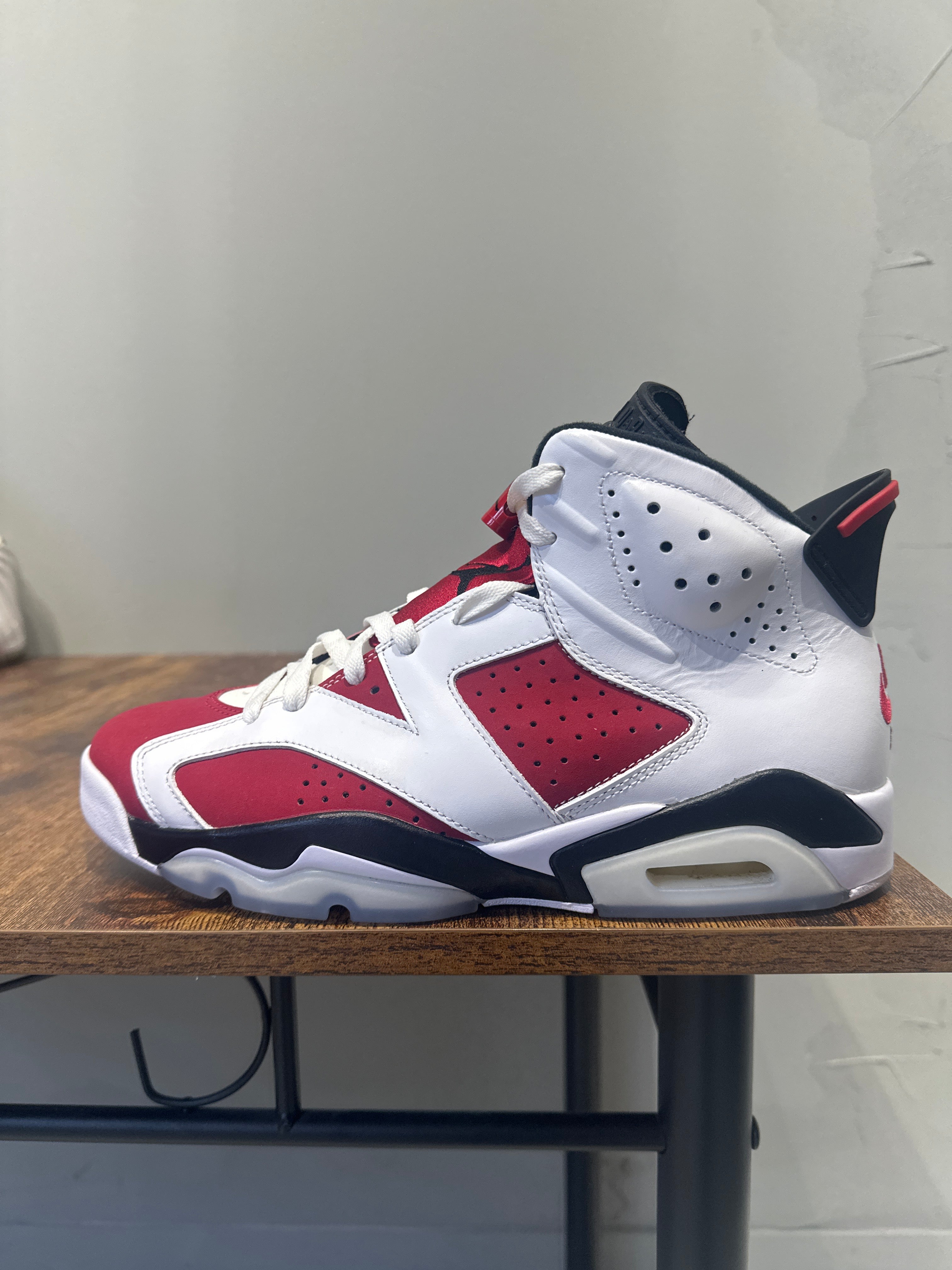 Air Jordan 6 "Carmine" (2021) (Pre-Owned)