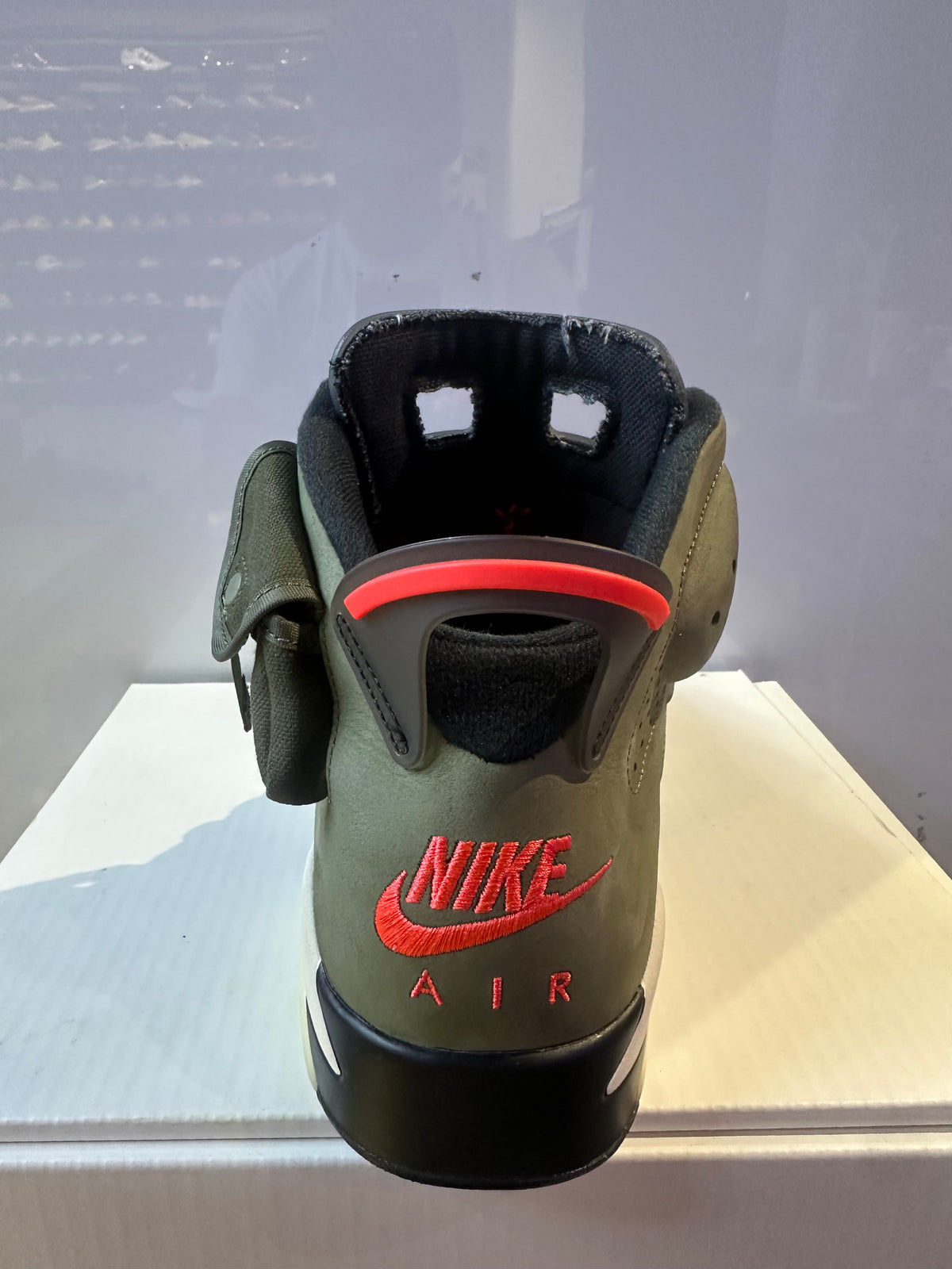 Air Jordan 6 X Travis Scott "Olive"(Pre-Owned)