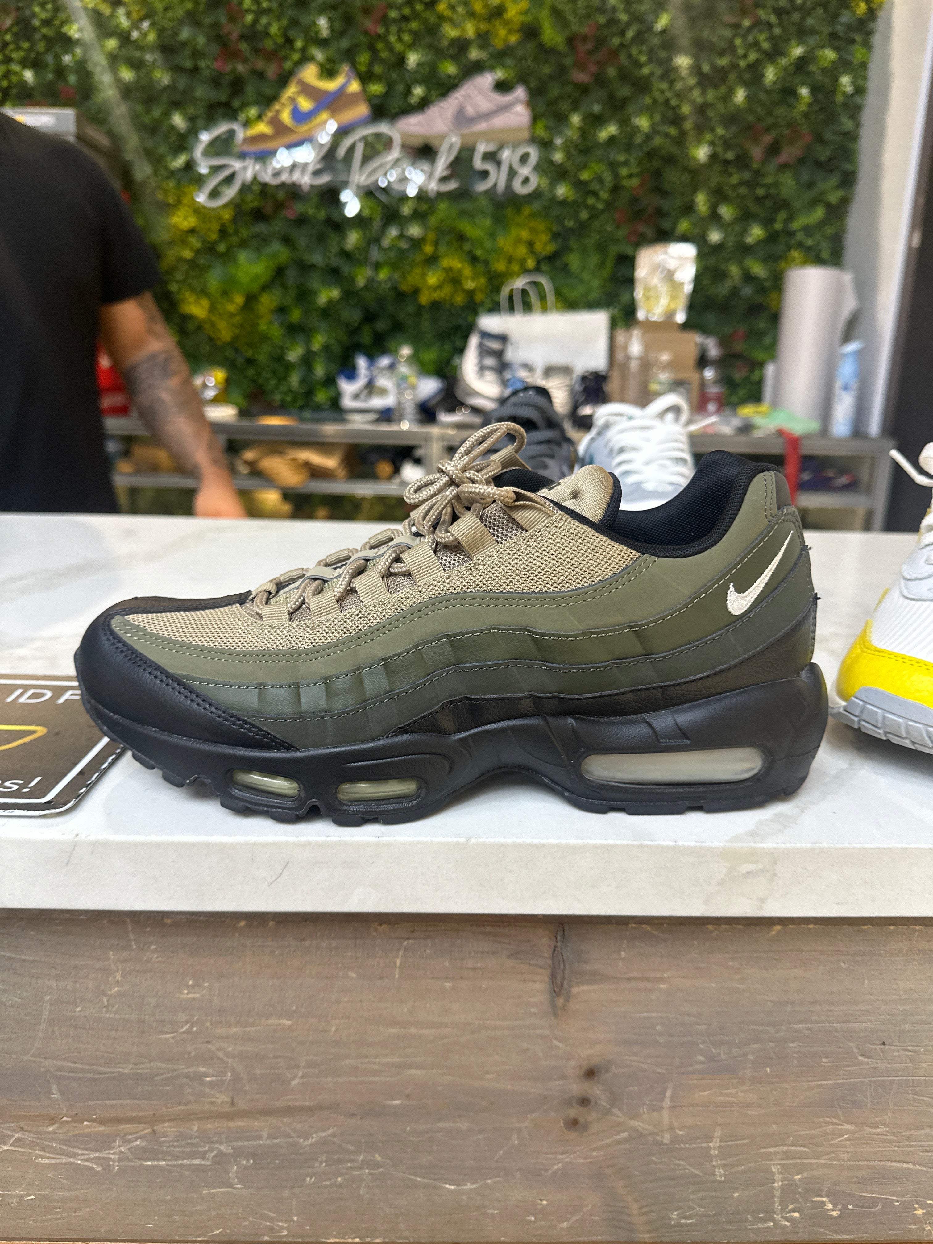 Nike Air Max 95 Essential "Black/White Sequoia" (pre-owned)