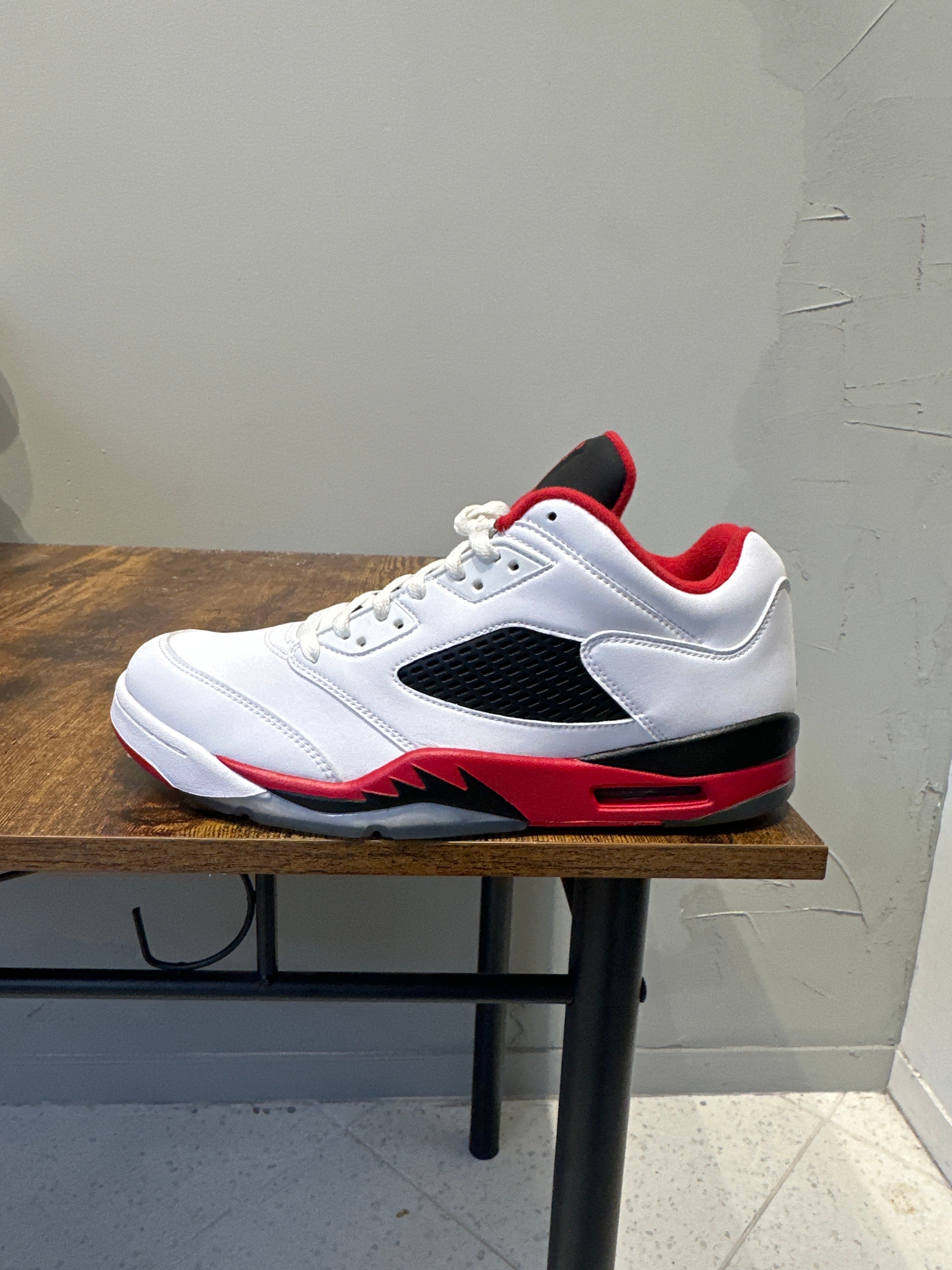 Air Jordan 5 Low "Fire Red" (2016) (Pre-Owned)