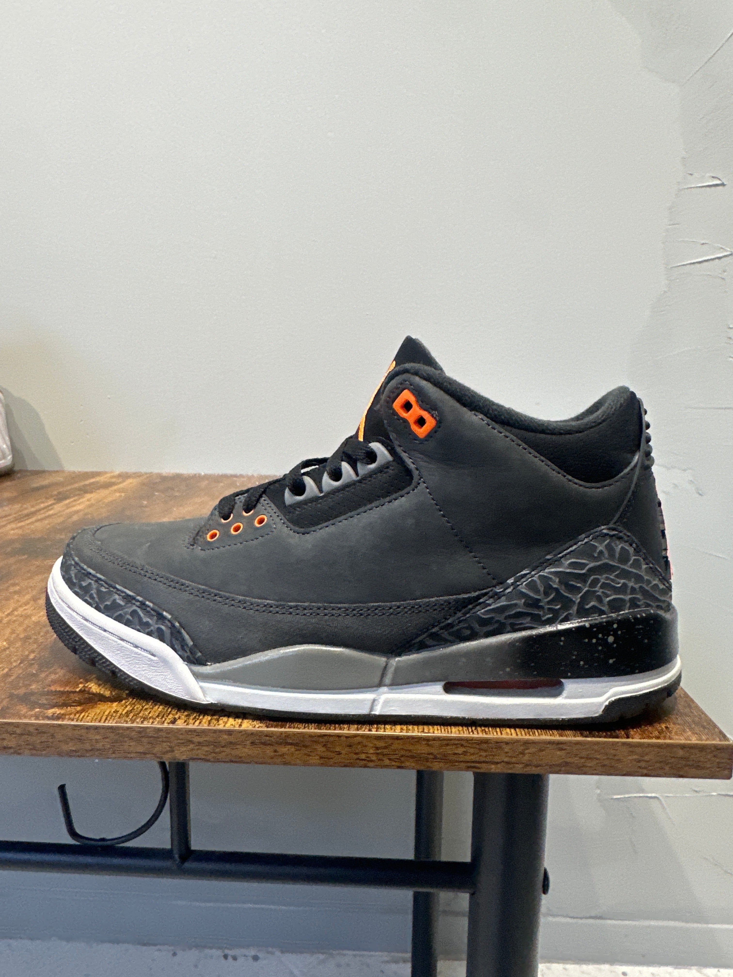 Air Jordan 3 "Fear" (Pre-Owned)