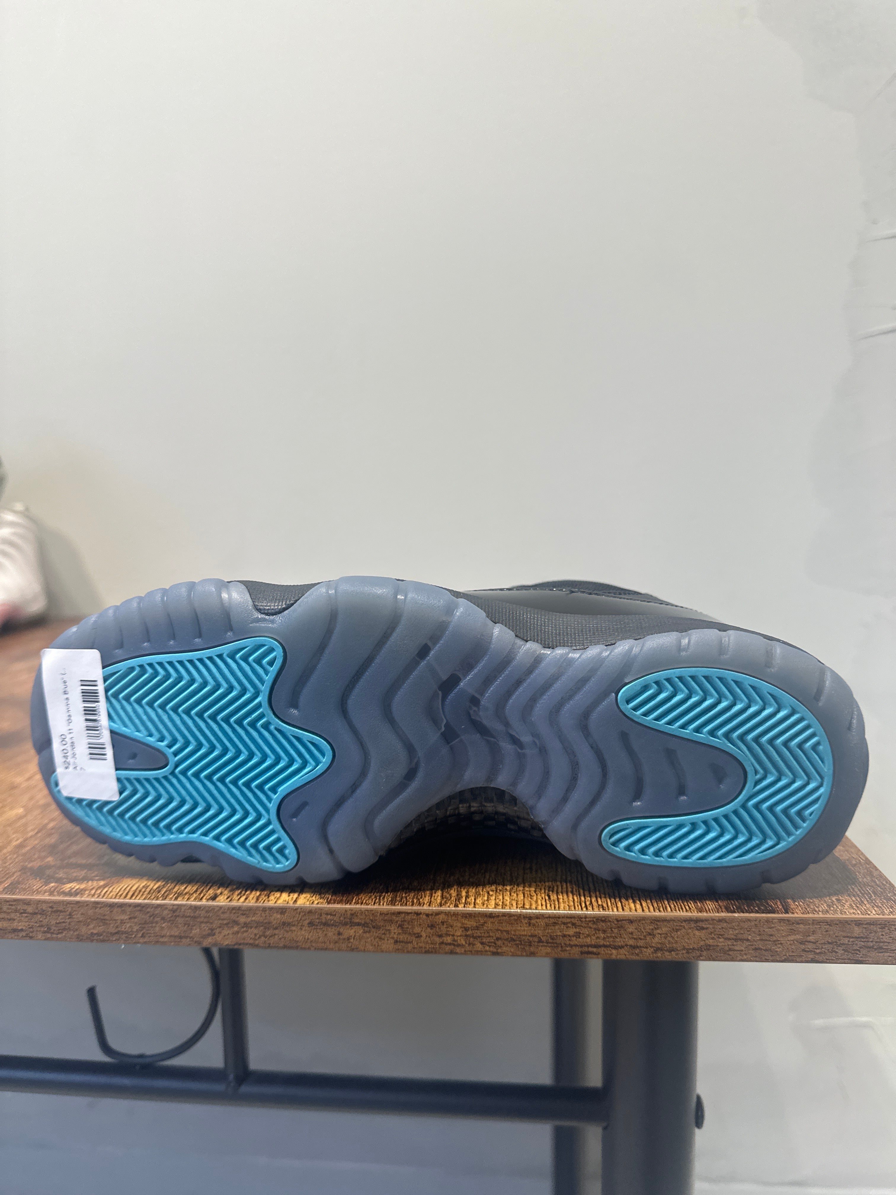 Air Jordan 11 "Gamma Blue" (2025) (GS) (Pre-Owned)
