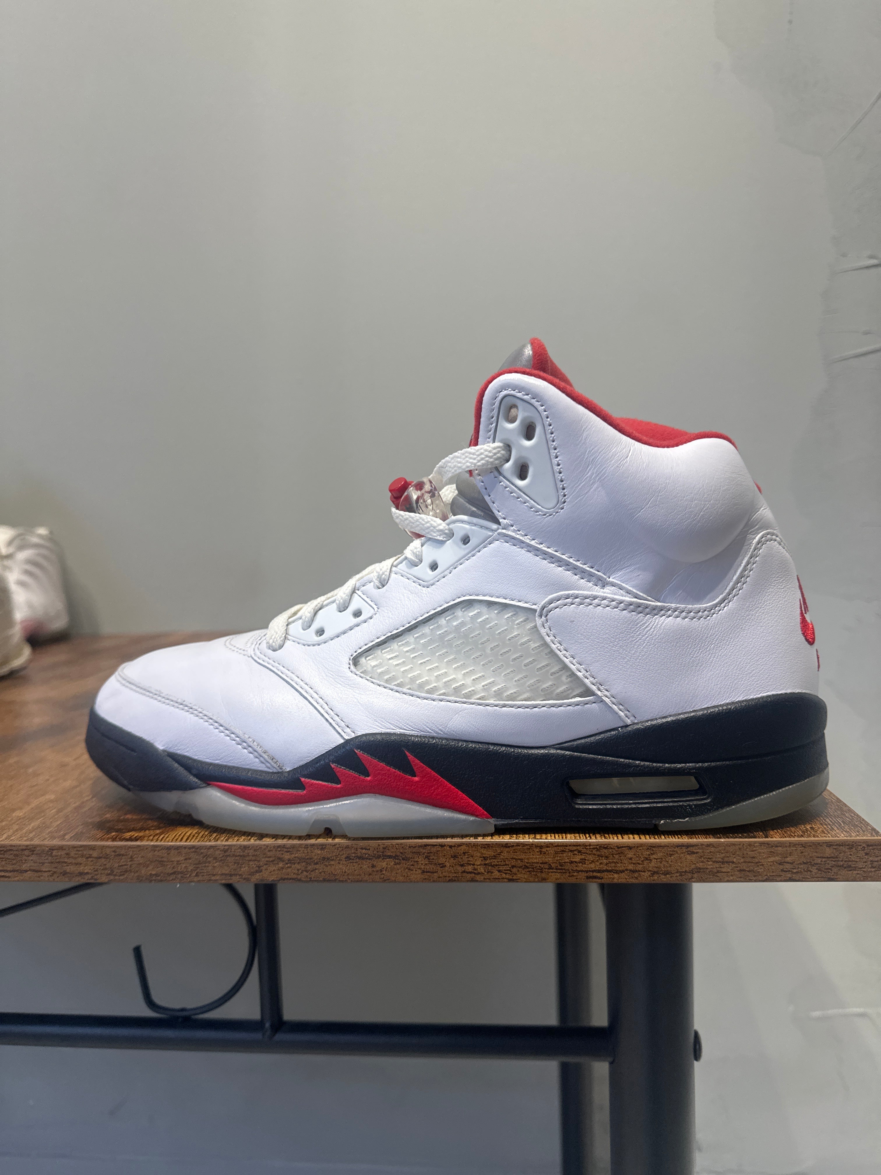 Air Jordan 5 "Fire Red Silver Tongue" (2020) (Pre-Owned)