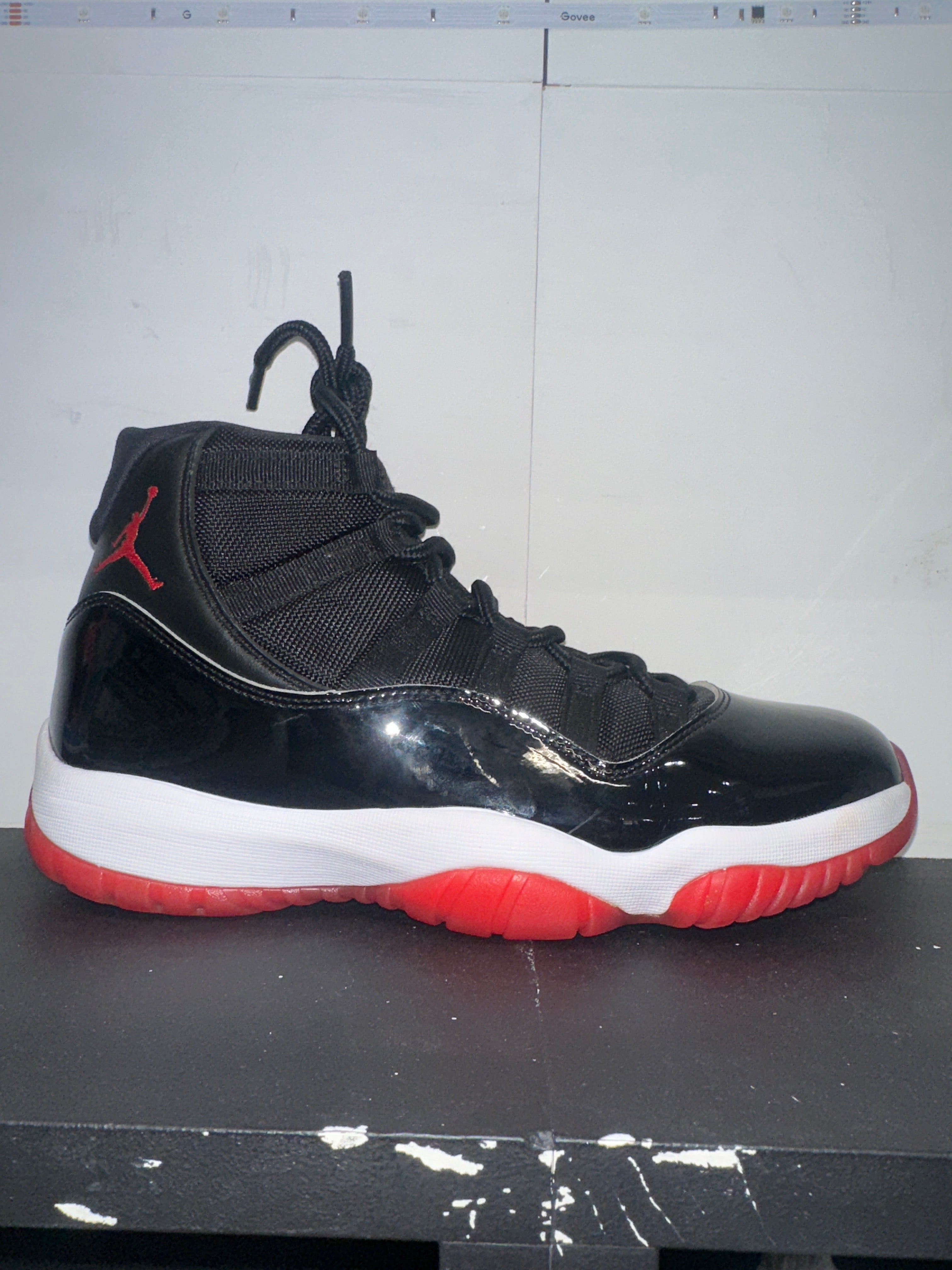Air Jordan 11 Retro Playoffs "Bred" (2019) (pre-owned)