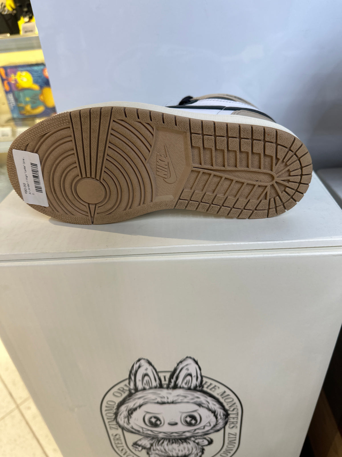 Air Jordan 1 High "Latte" (pre-owned)