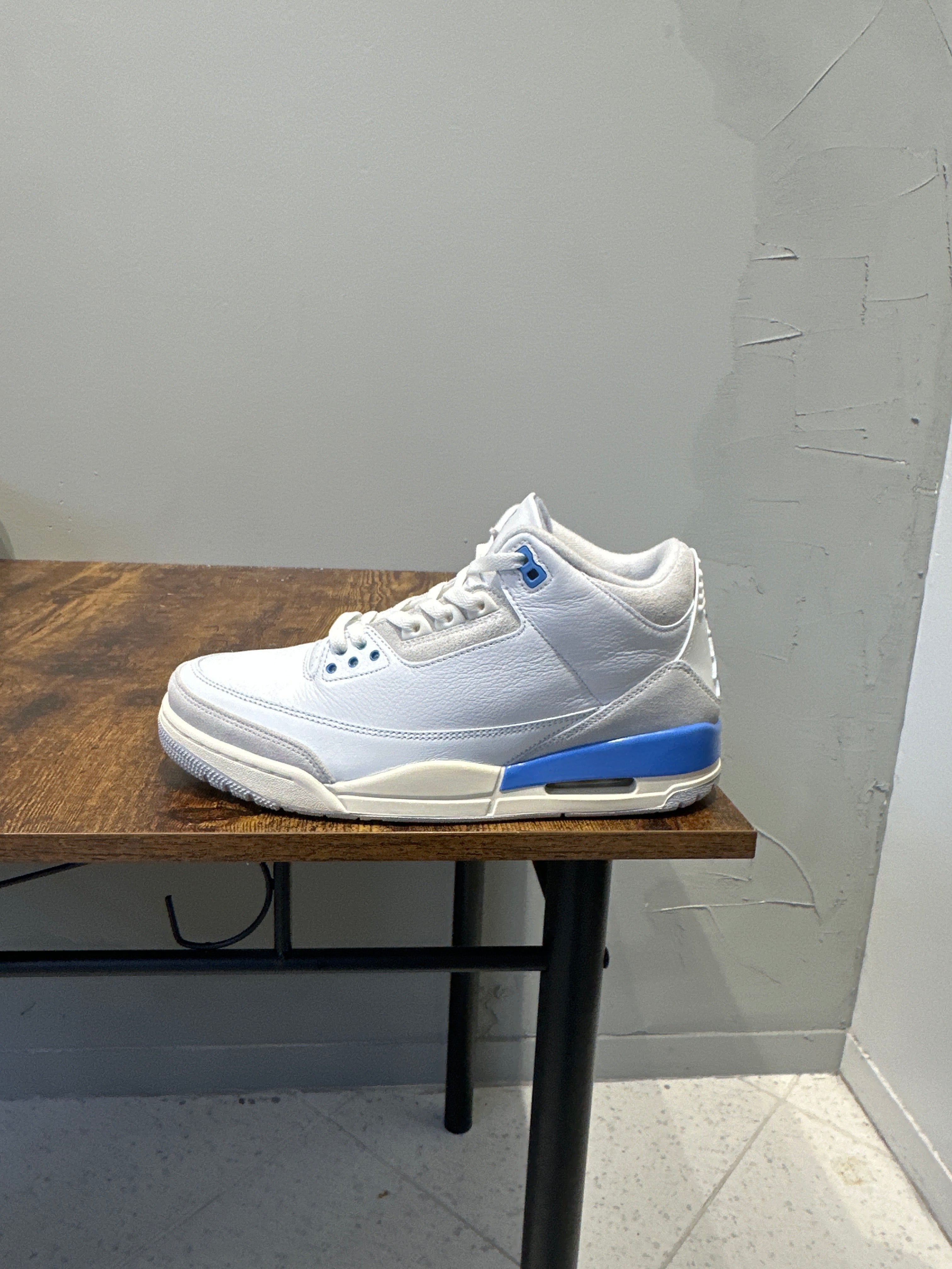 Air Jordan 3 "Lucky Shorts" (Pre-Owned)