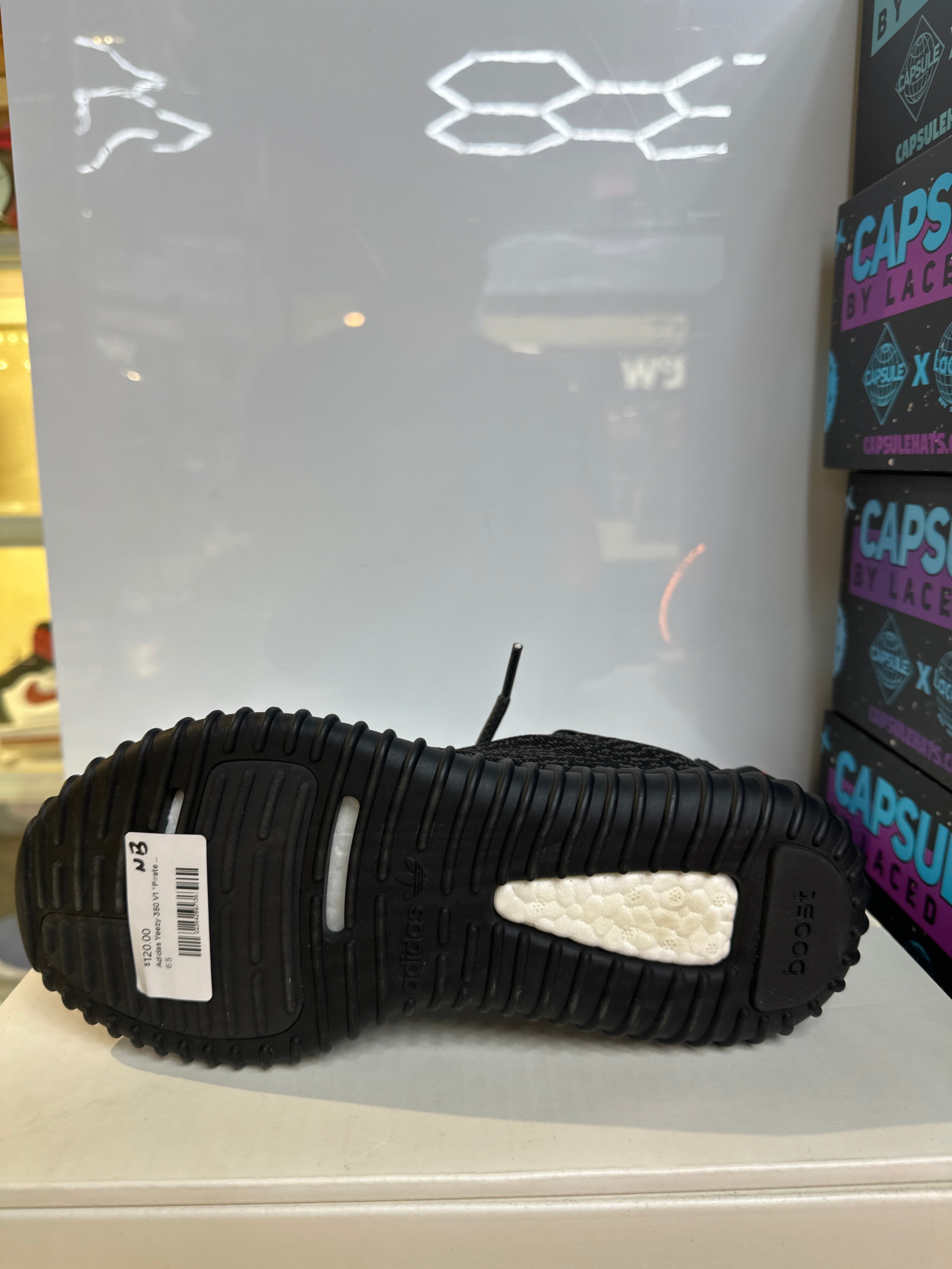 Adidas Yeezy 350 V1 "Pirate Black"(2023)(Pre-Owned)