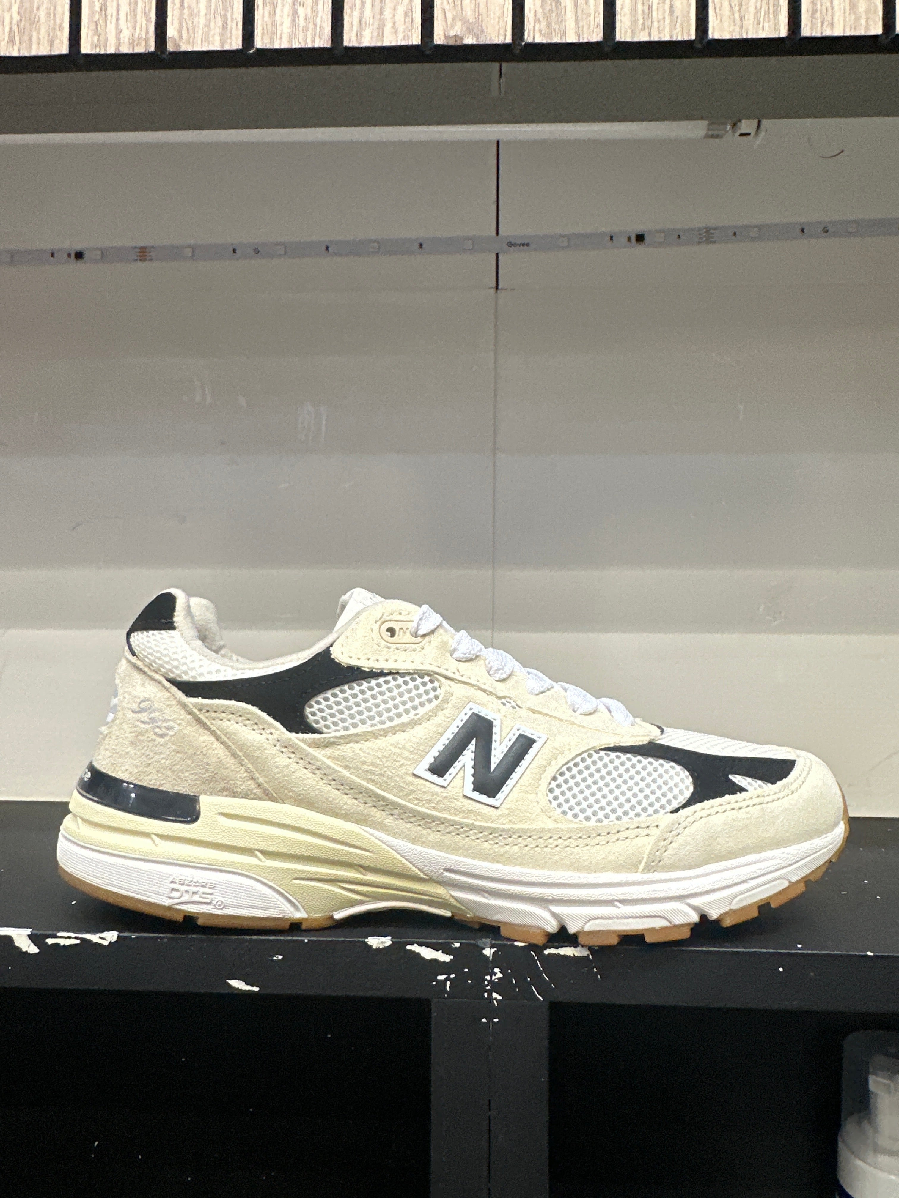 New Balance 993 MiUSA Teddy Santis "Sea Salt Black" (pre-owned)