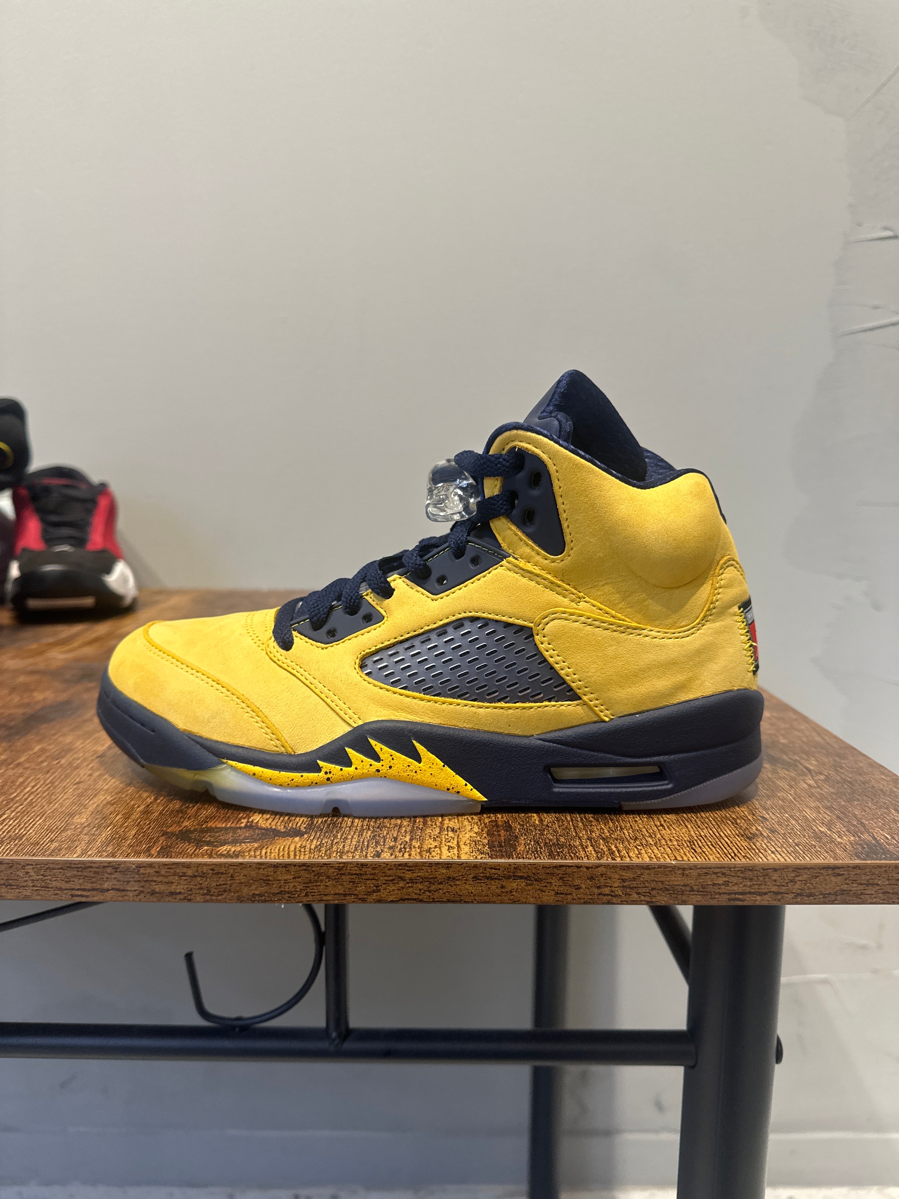Air Jordan 5 "Michigan" (2019) (Pre-Owned)