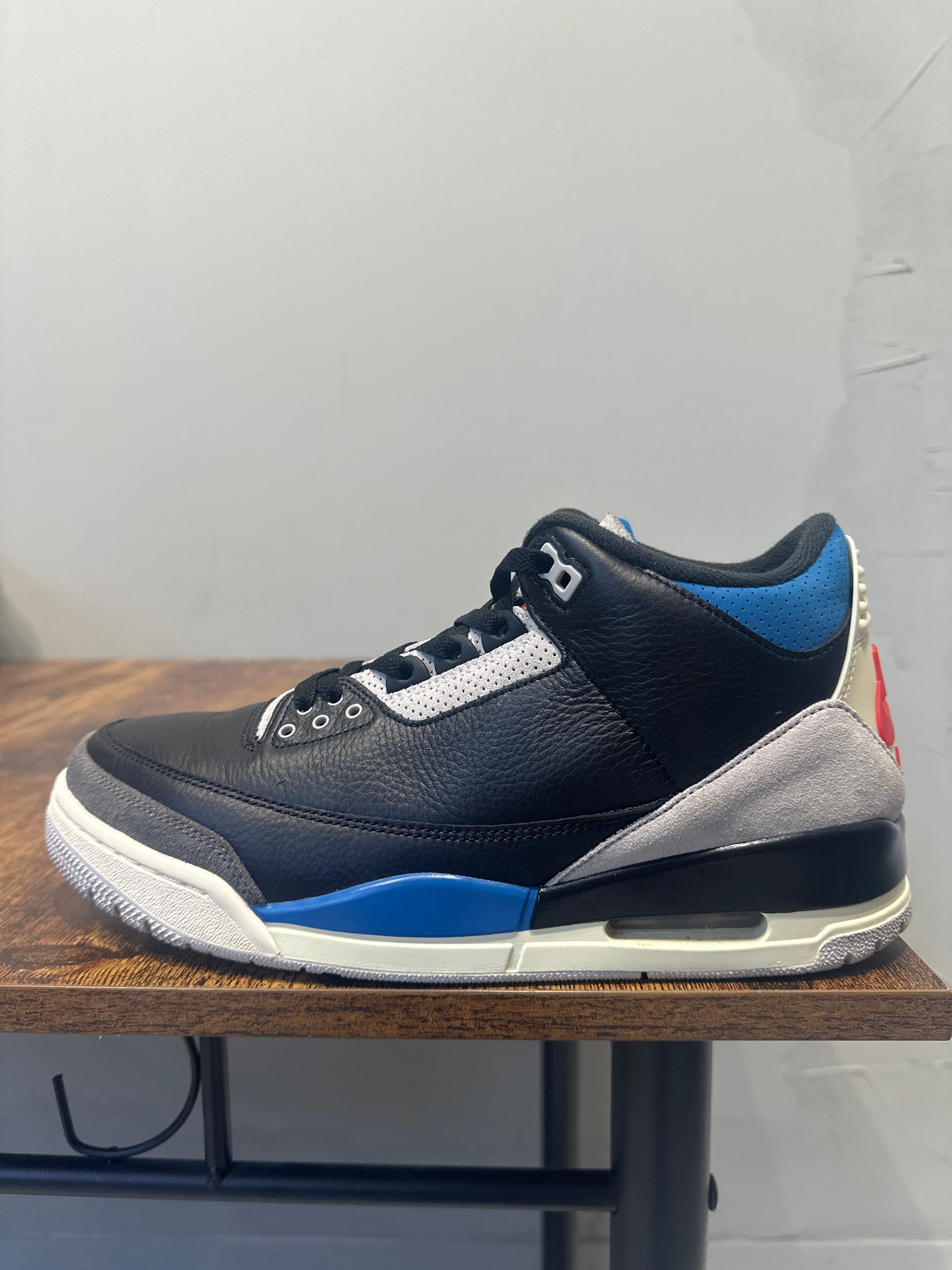 Air Jordan 3 "Rare Air" (Pre-Owned)
