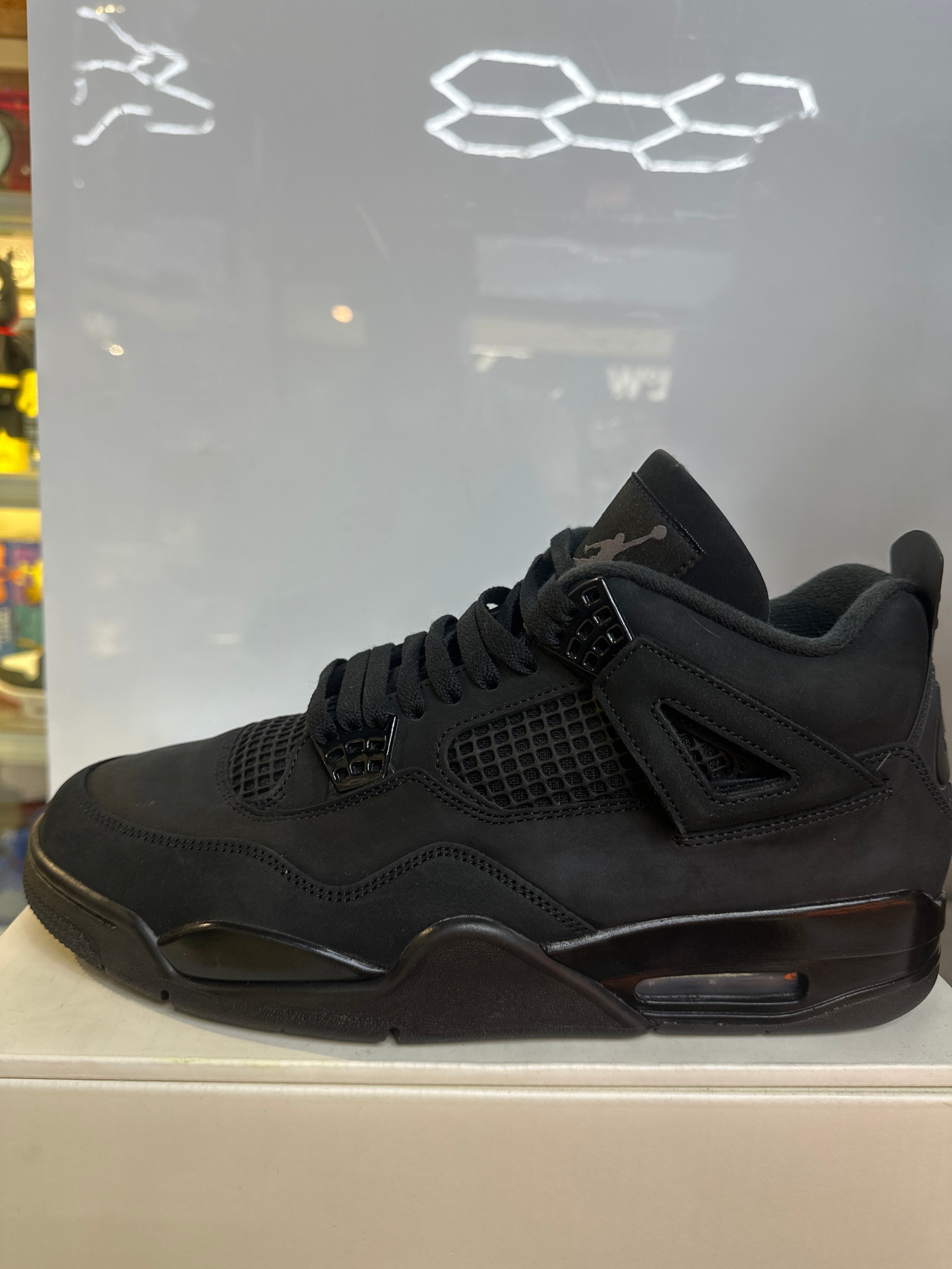 Air Jordan 4 "Black Cat" (pre-owned)
