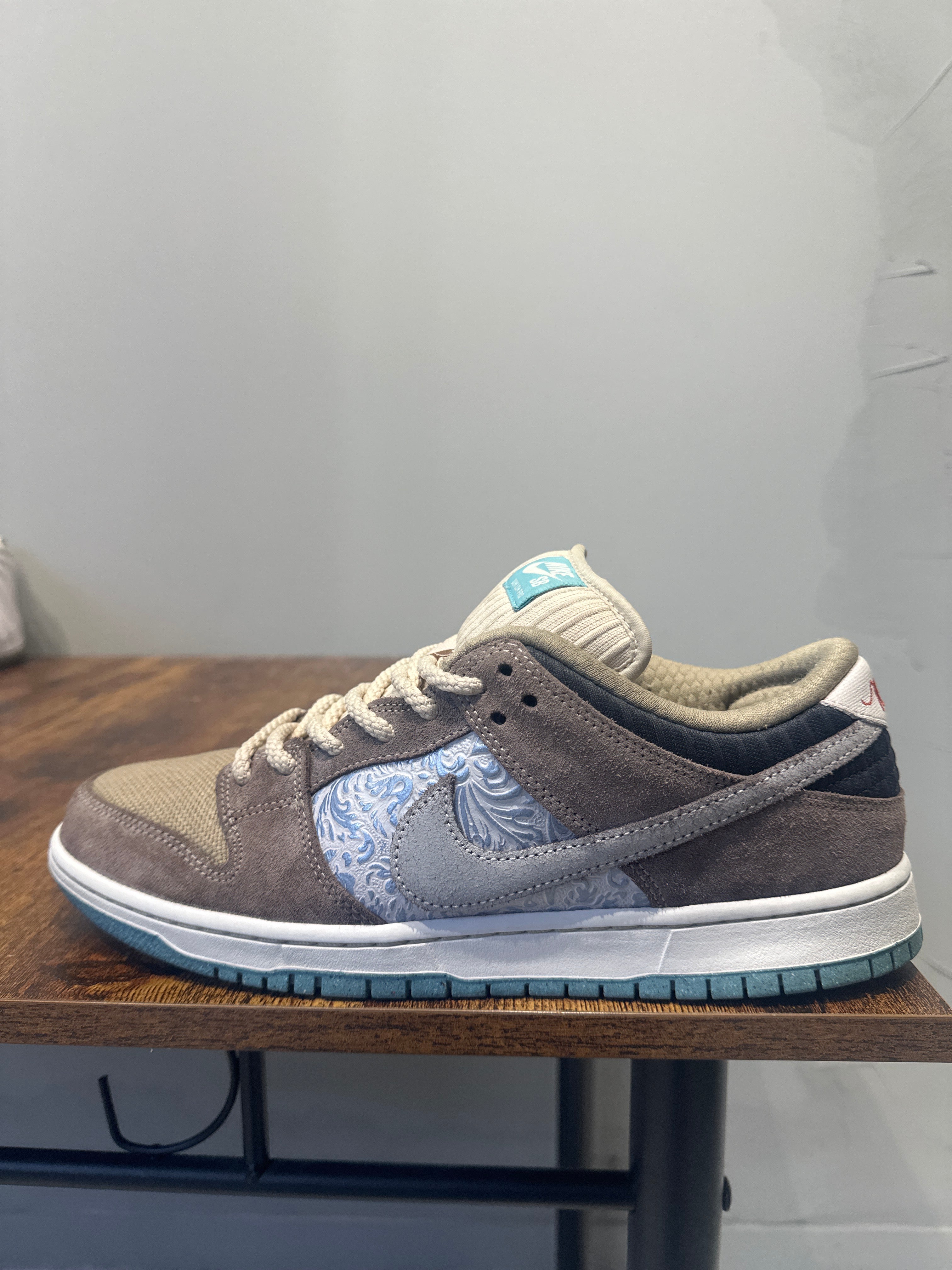 Nike Dunk Low SB "Big Money Savings" (Pre-Owned)