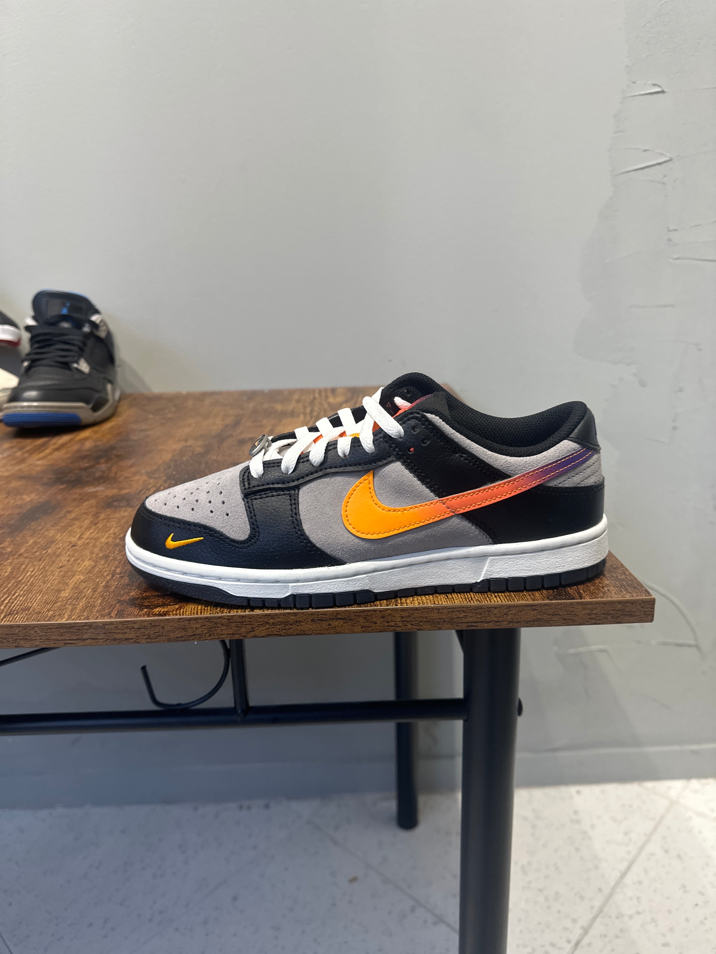 Nike Dunk Low "Basketball Sunset" (Pre-Owned)