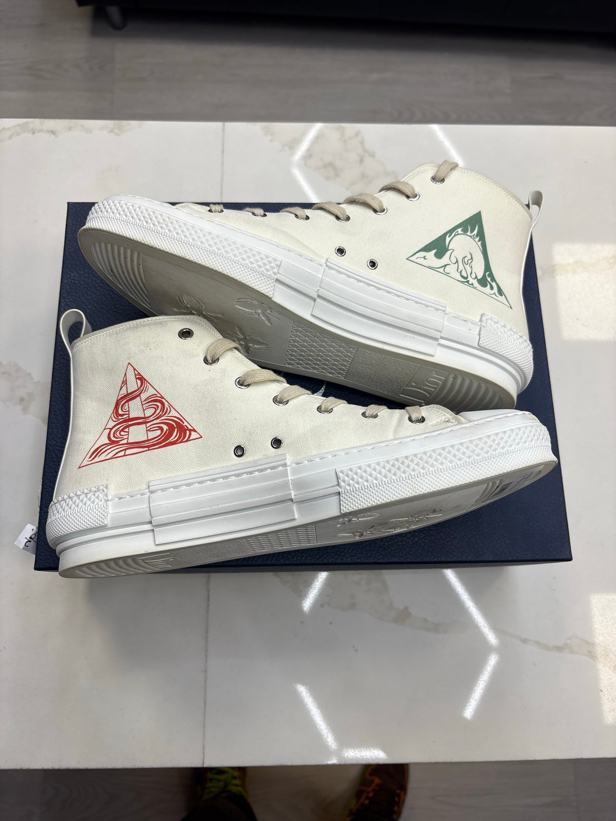 Dior B23 High Top AsteroDior: White