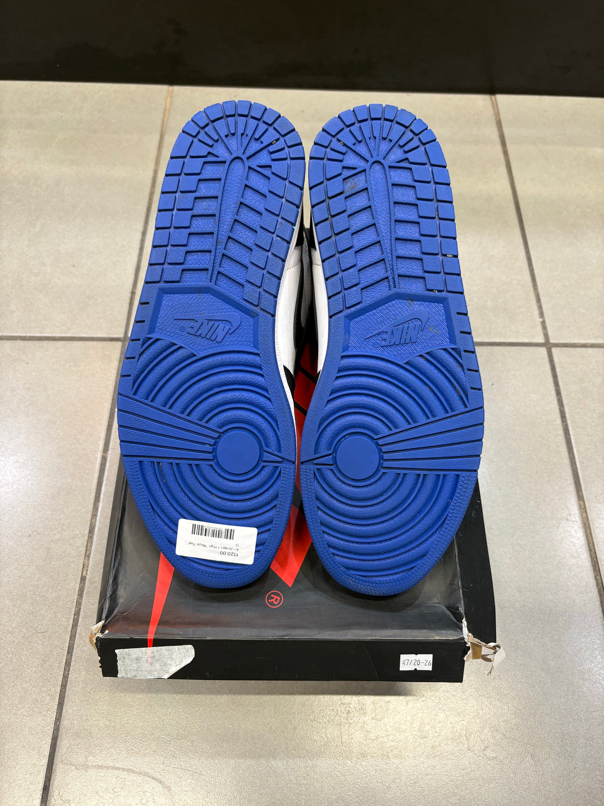 Air Jordan 1 Retro High Royal Toe