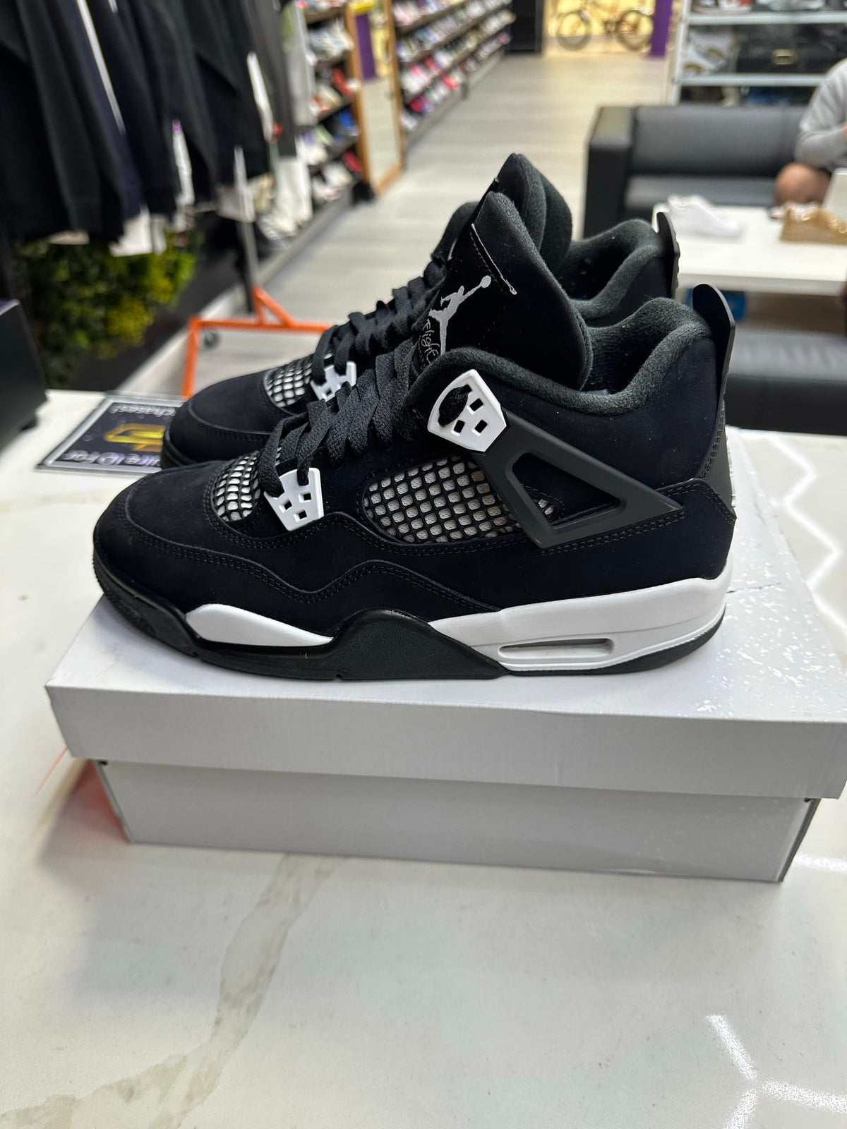 Jordan 4 Retro White Thunder (GS)