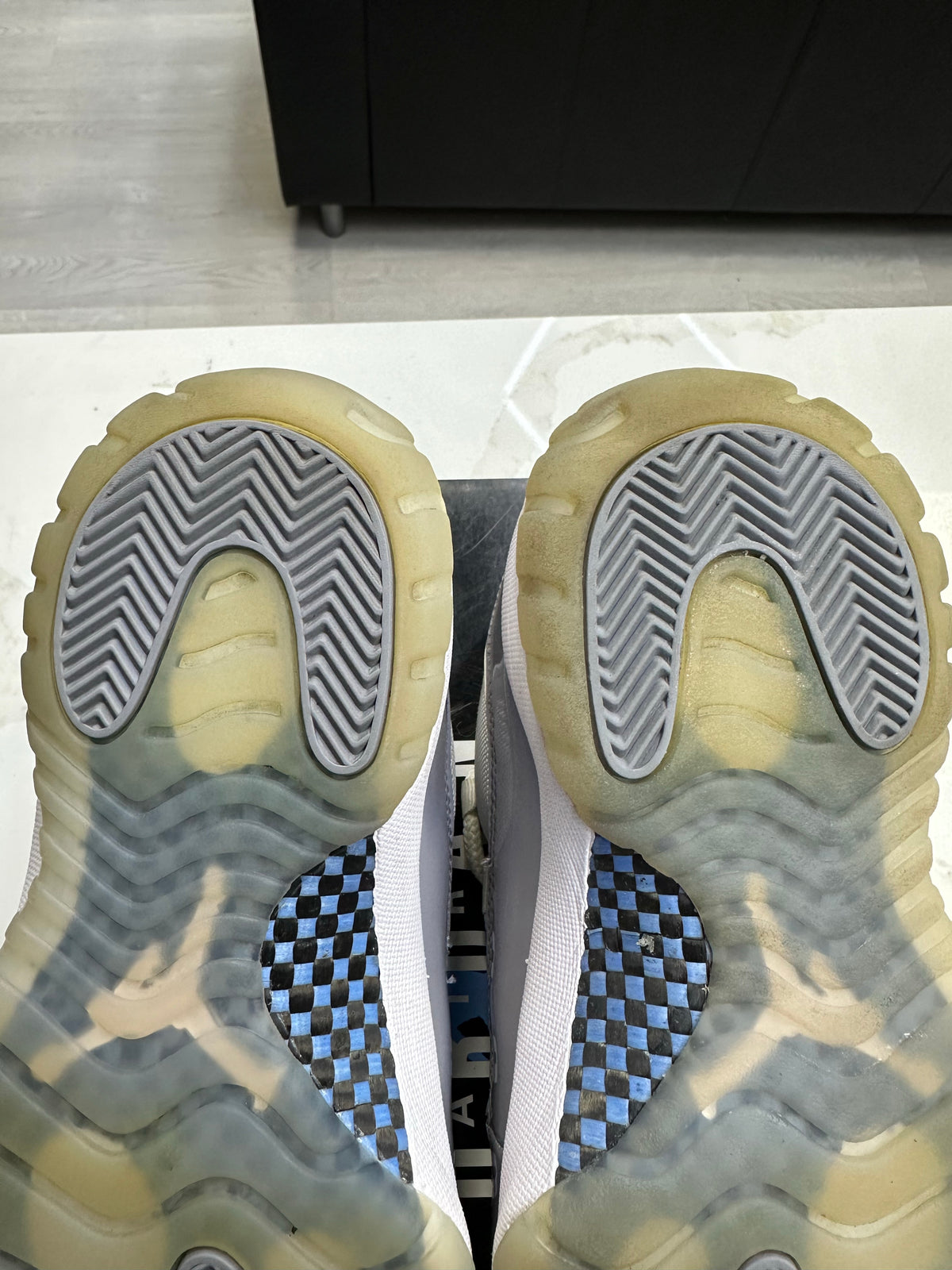 Jordan 11 Retro Low Cement Grey