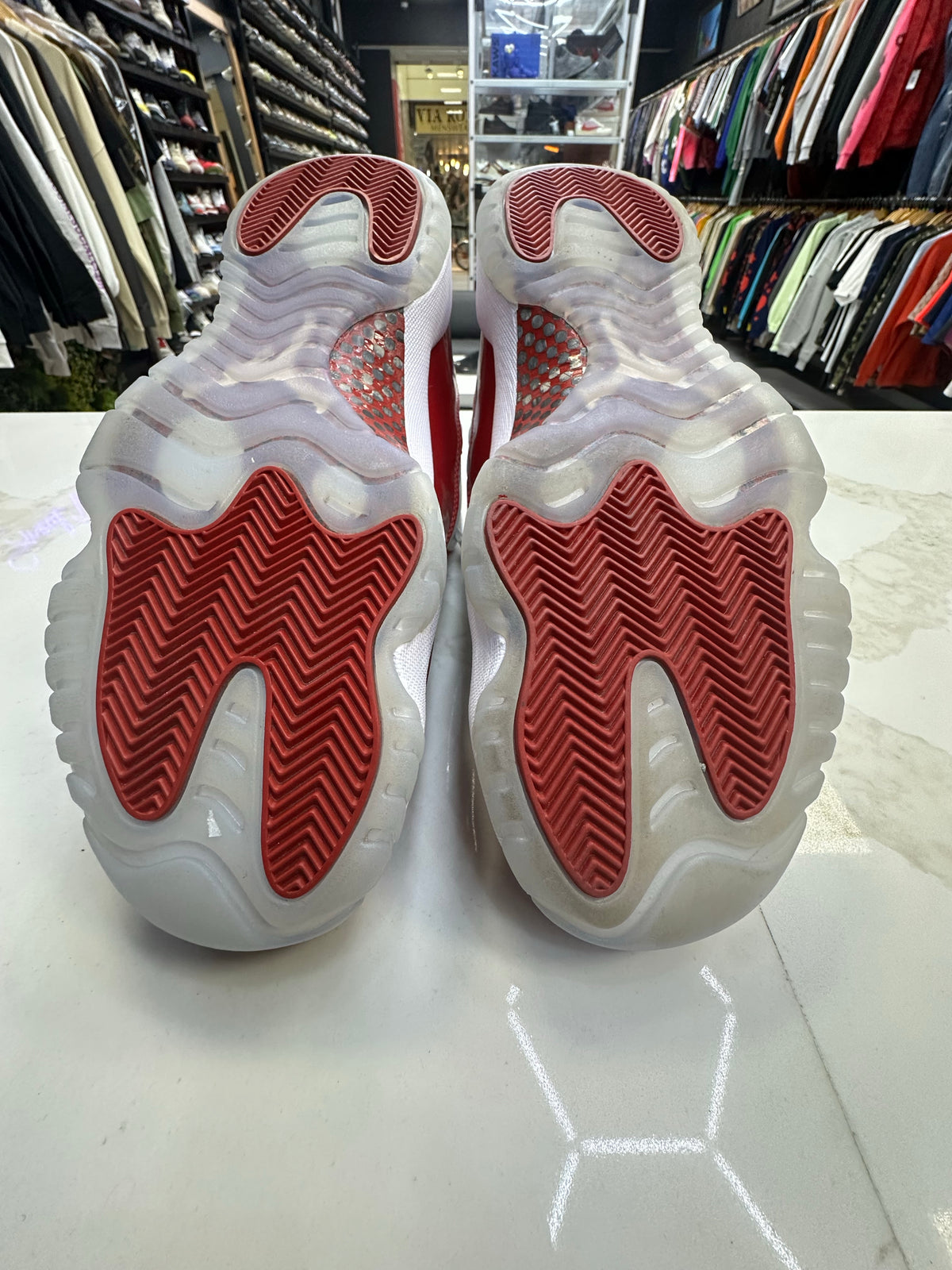 Jordan 11 Retro Cherry (2022)