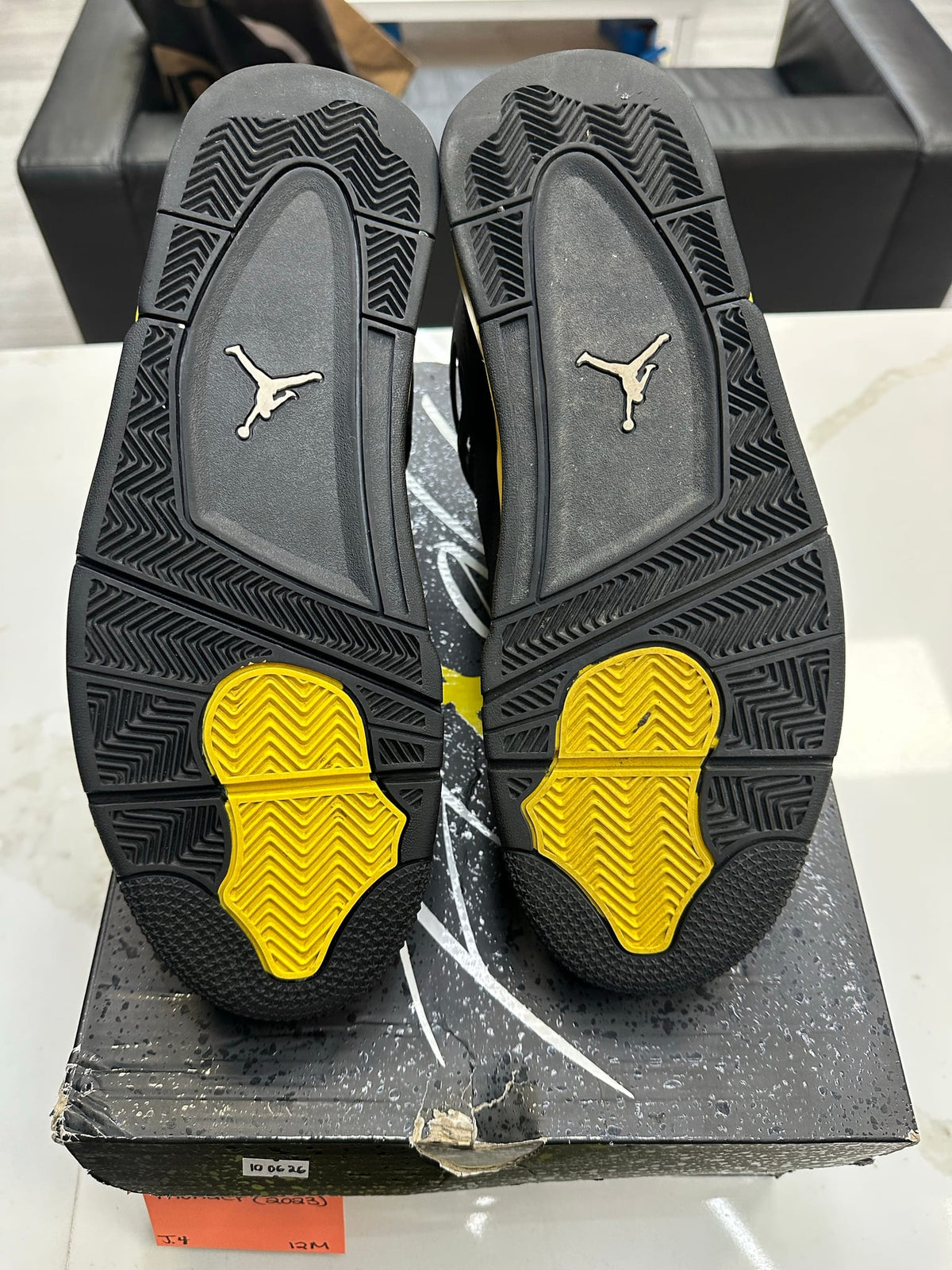 Jordan 4 Retro Thunder (2023)