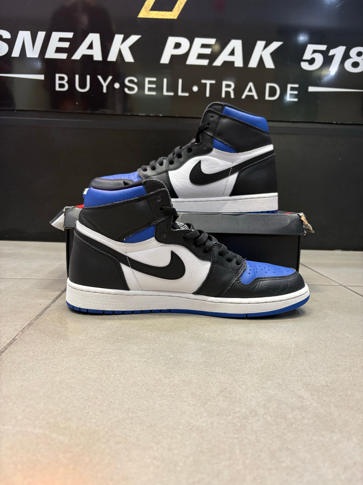 Air Jordan 1 Retro High Royal Toe