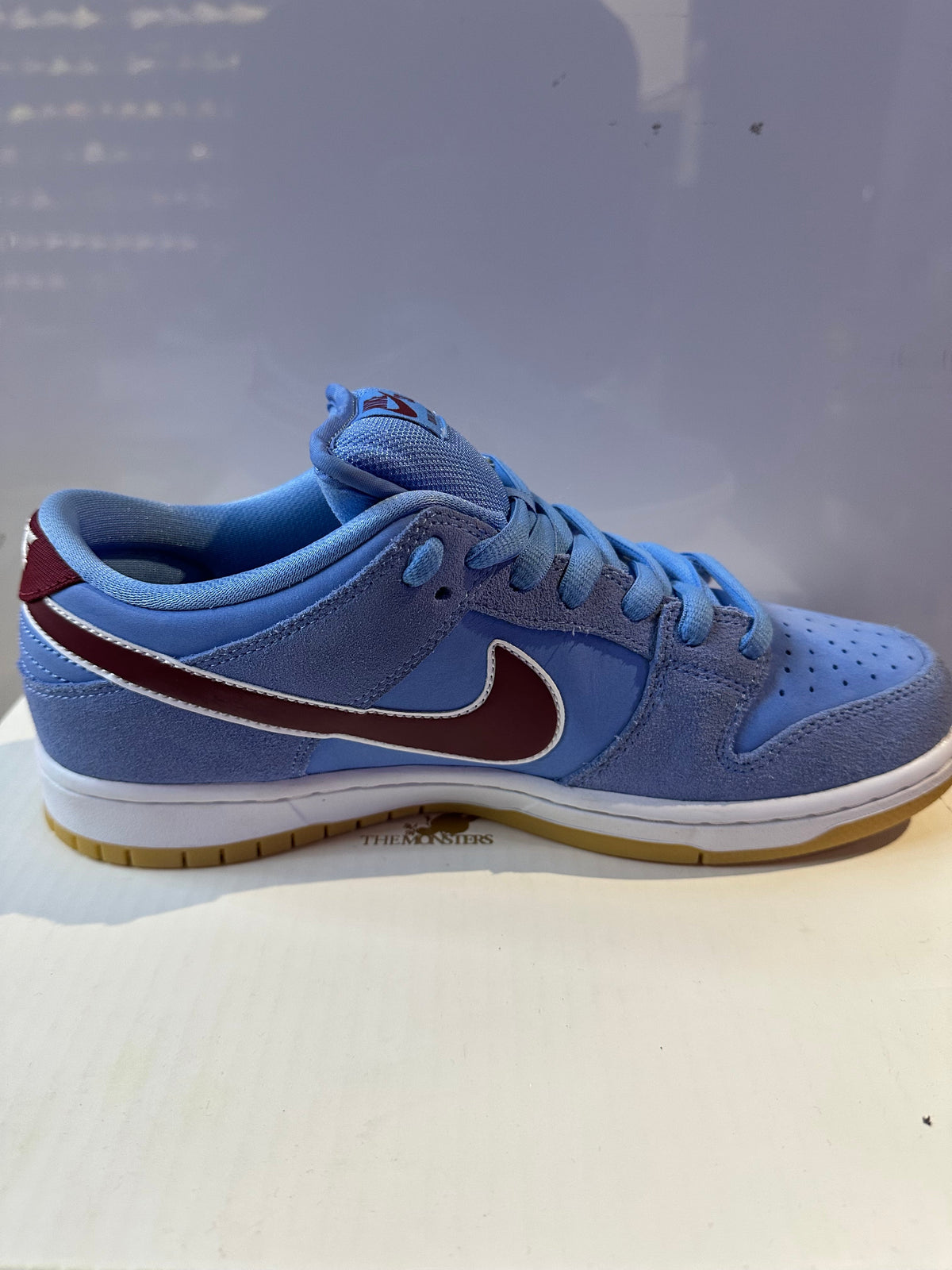 Nike SB Dunk Low Philadelphia Phillies