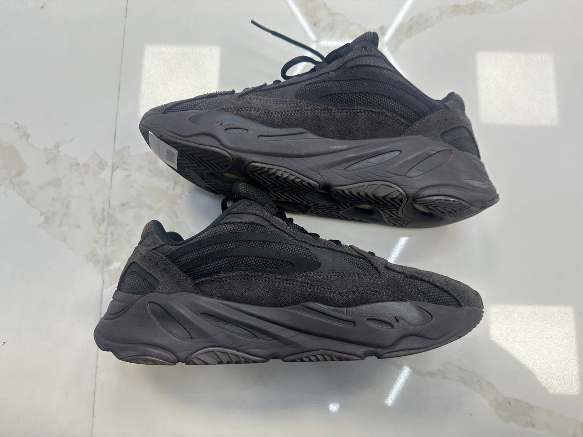 adidas Yeezy Boost 700 V2 Vanta