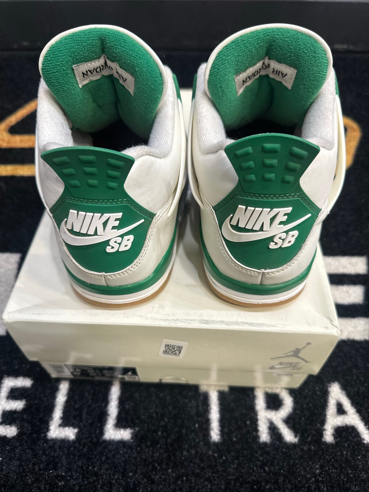 Air Jordan 4 Retro SB Pine Green