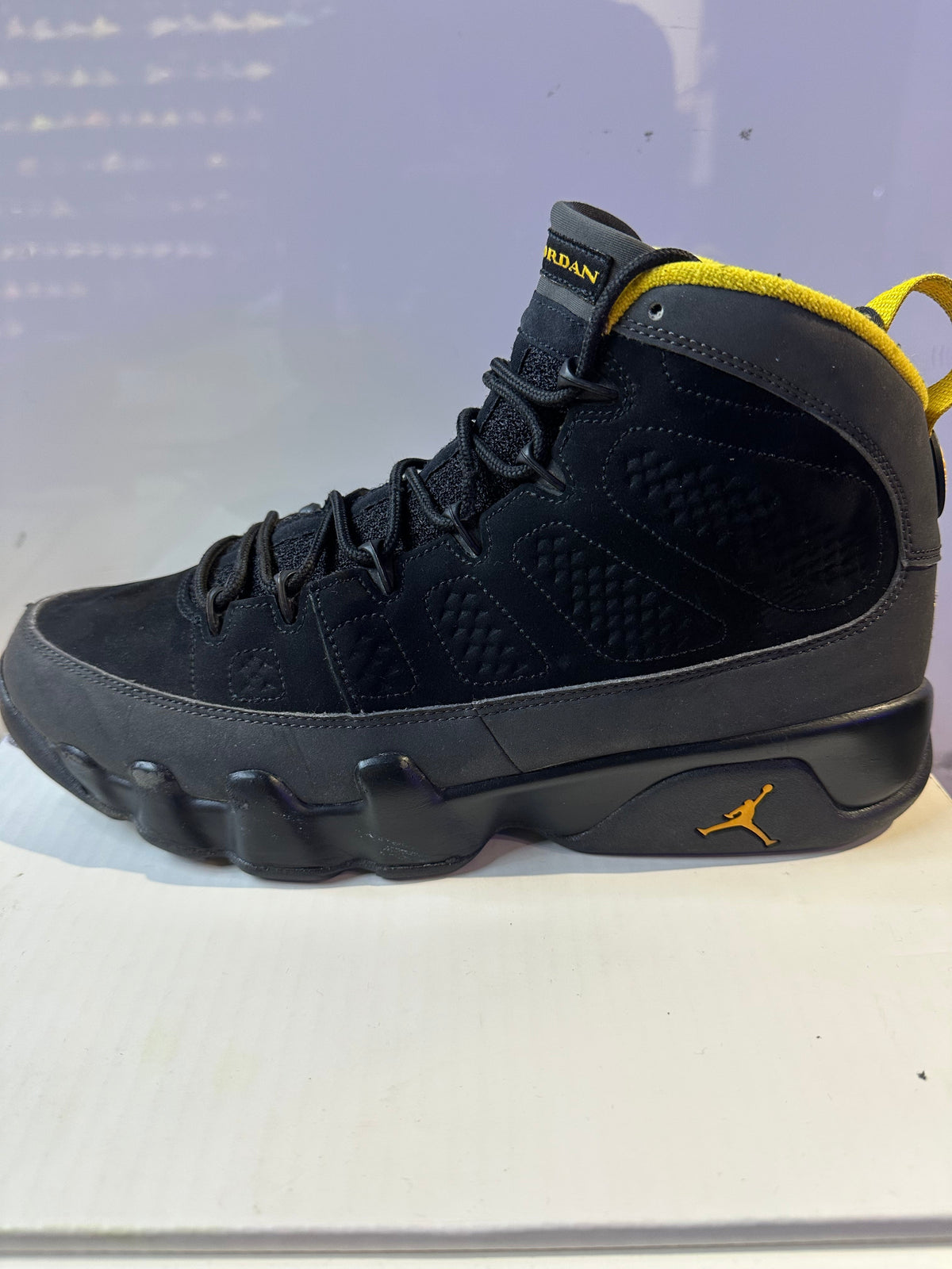 Jordan 9 Retro Dark Charcoal University Gold