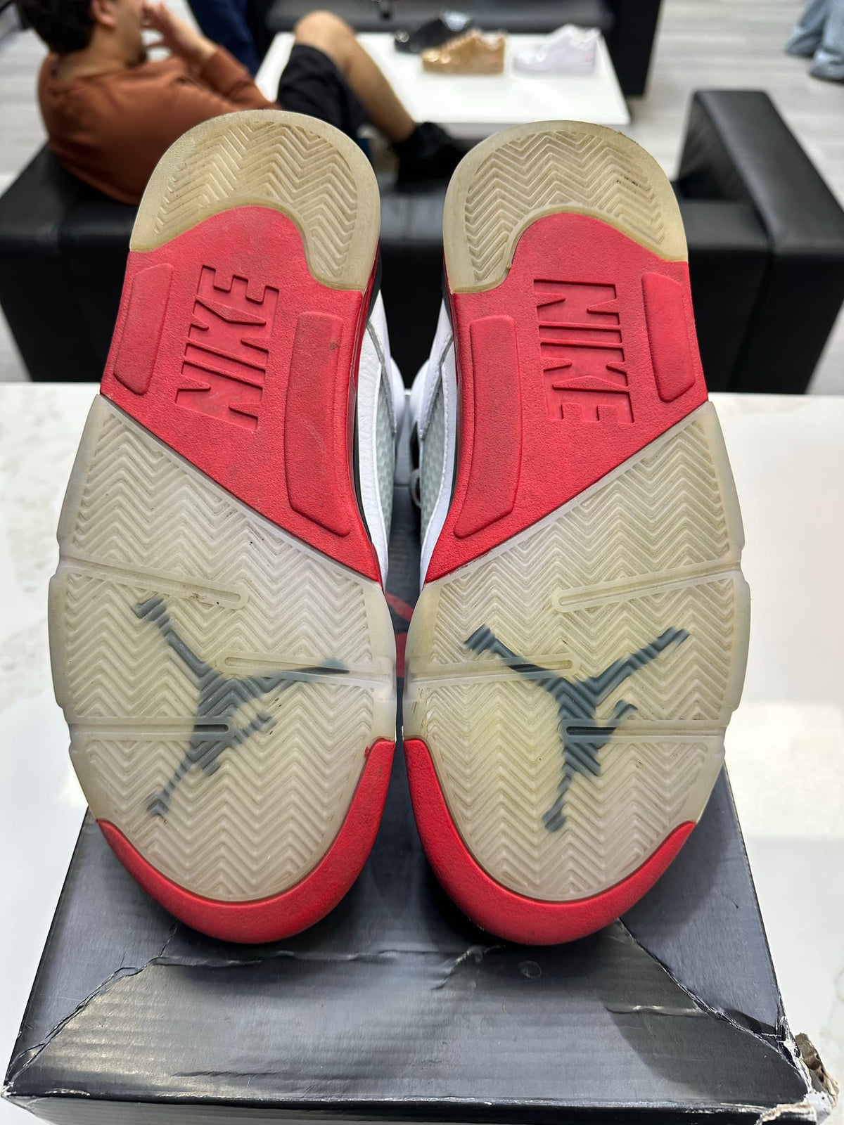 Jordan 5 Retro Fire Red Black Tongue (2025)