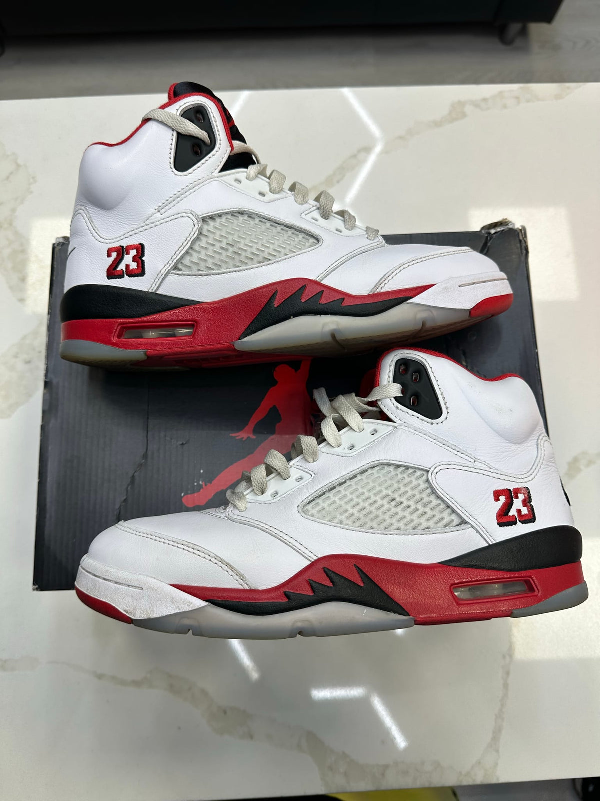 Jordan 5 Retro Fire Red Black Tongue (2025)