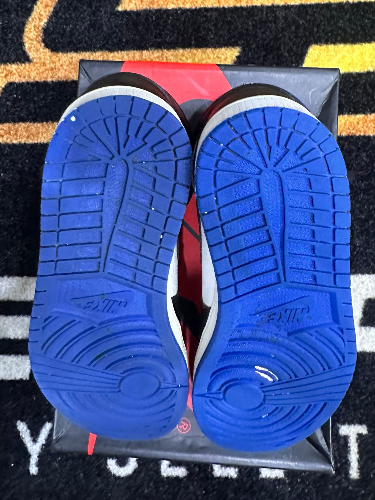 Air Jordan 1 Retro High Royal Toe