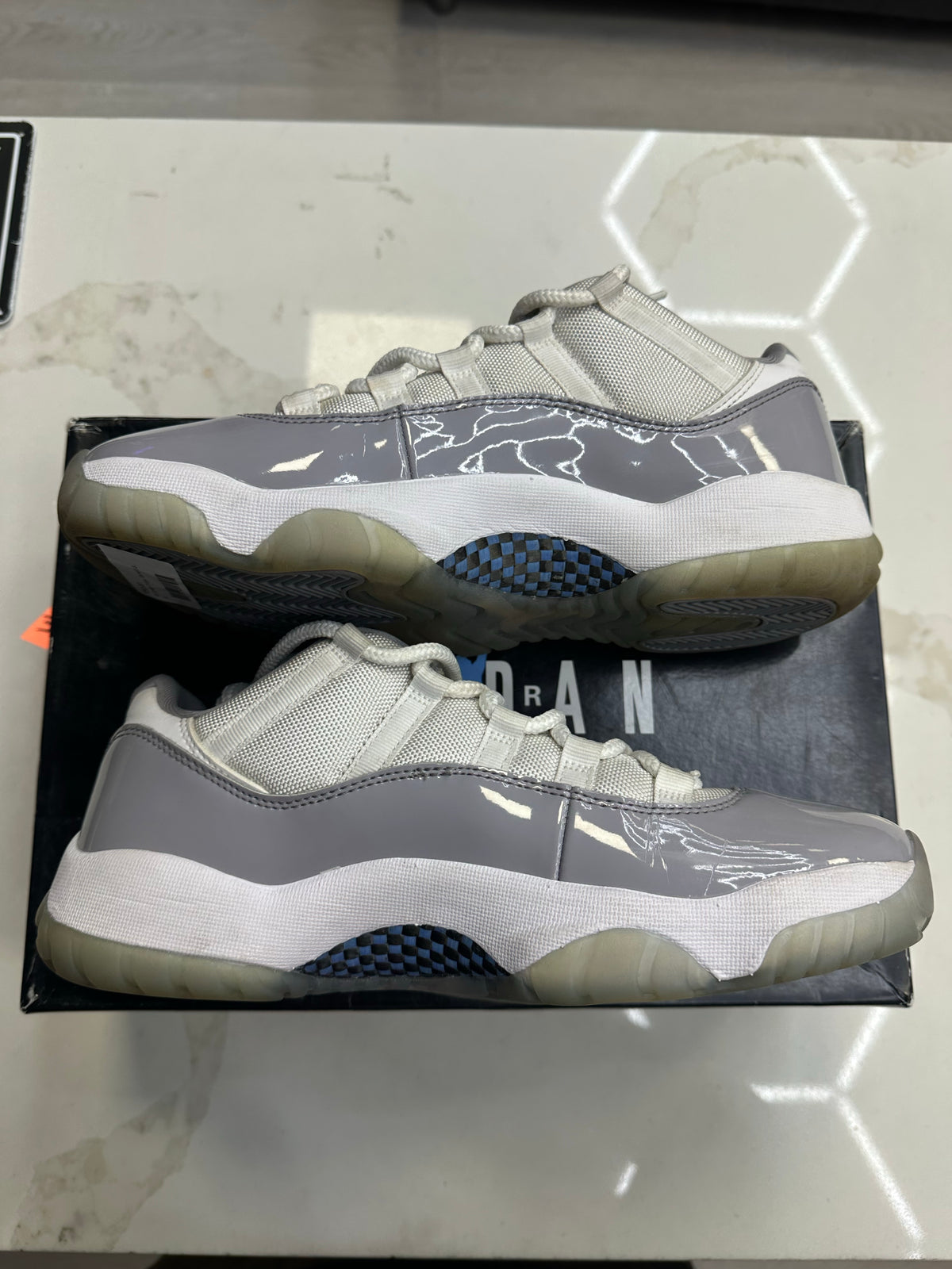 Jordan 11 Retro Low Cement Grey