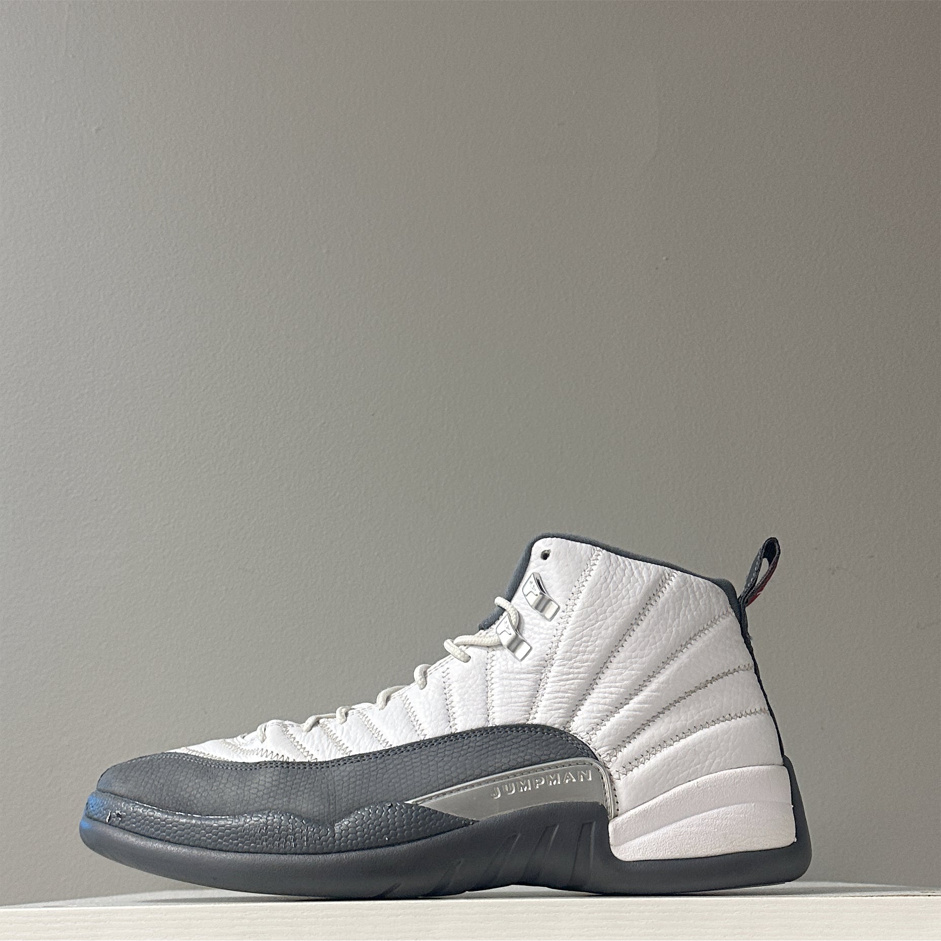 Air Jordan 12 "White Dark Grey" (Pre-Owned)