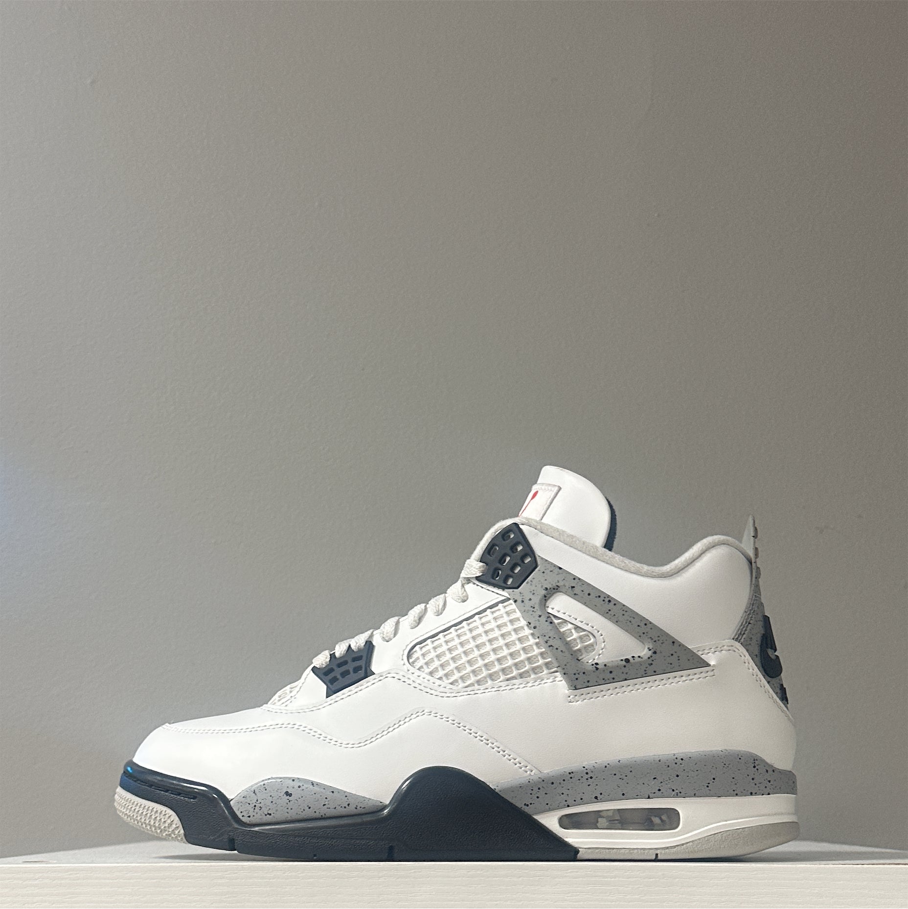 Air Jordan 4 "White Cement" (Pre-Owned)