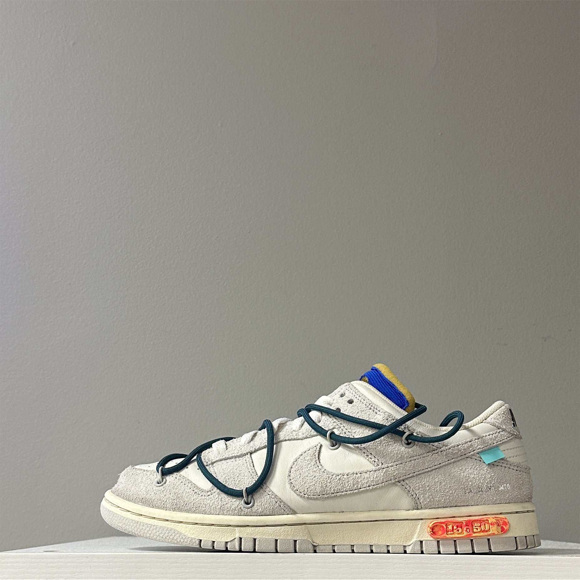 Nike Dunk Low x OFF WHITE "Lot 16" (Pre-Owned)