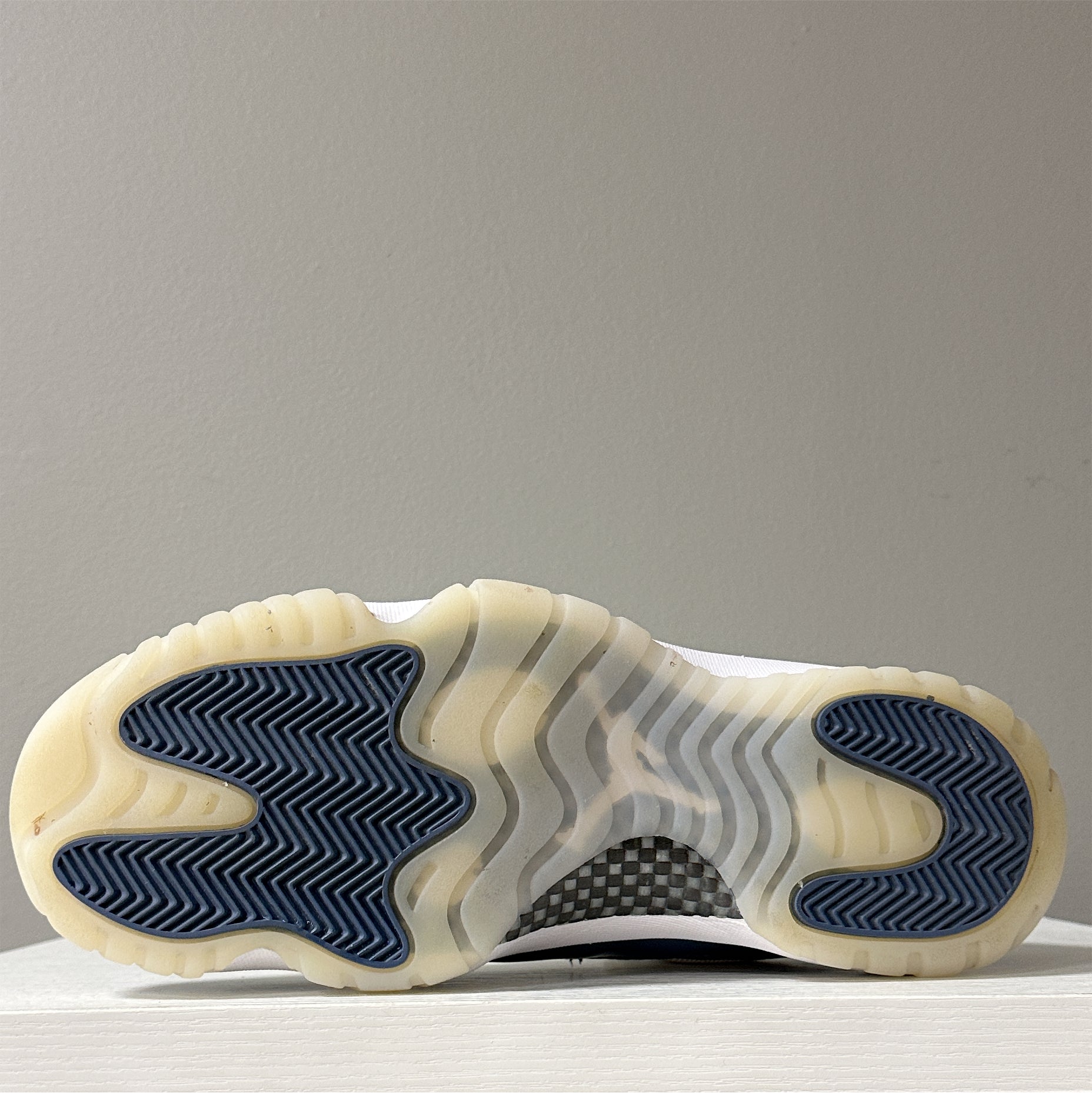 Air Jordan 11 Low "Diffused Blue" 2024 (pre-owned)