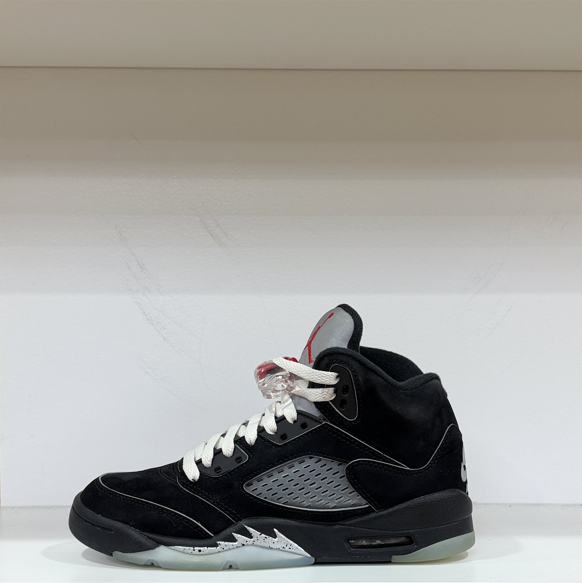 Air Jordan 5 “Black Metallic Reimagined” (Pre-Owned)