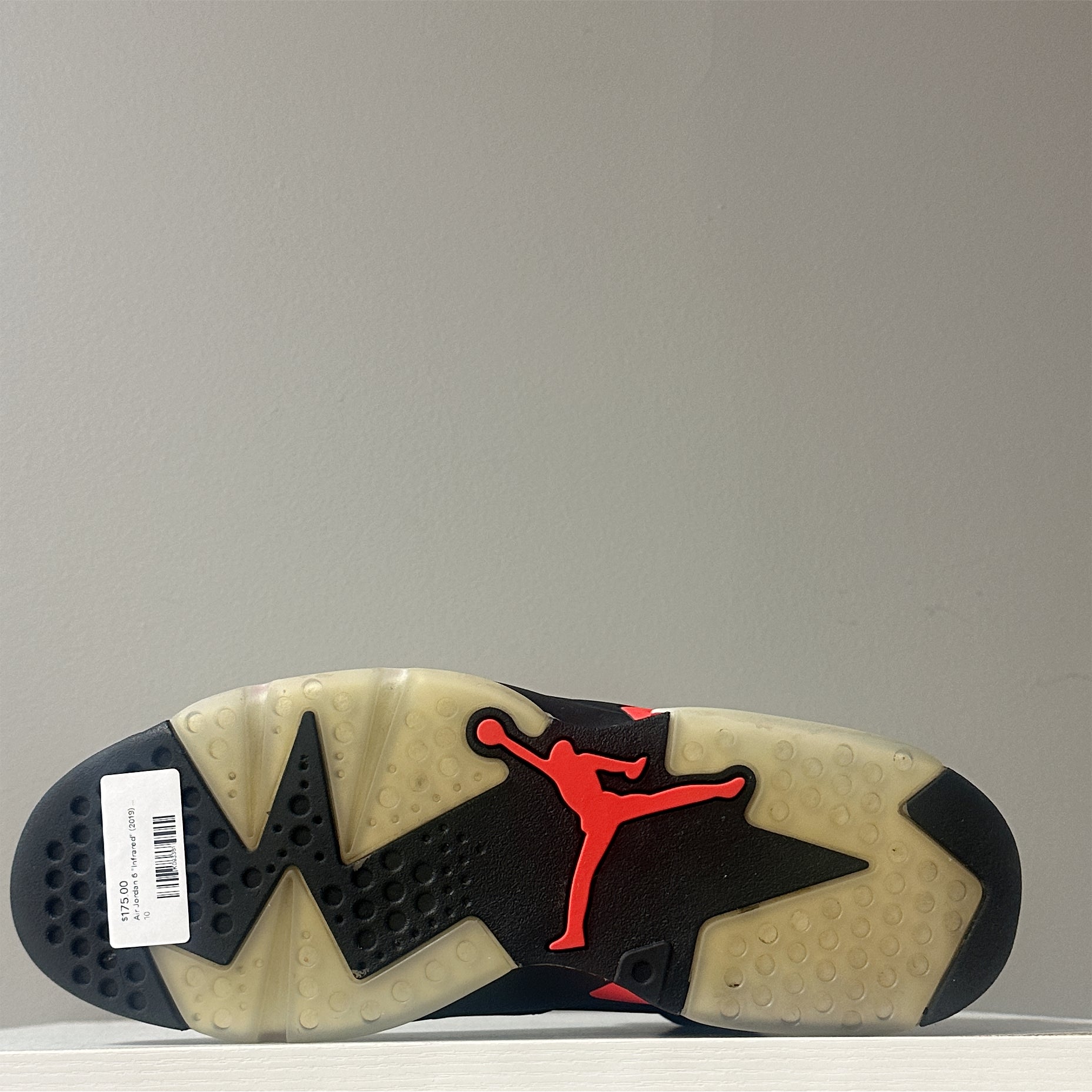 Air Jordan 6 "Infrared" (2019) (Pre-Owned)