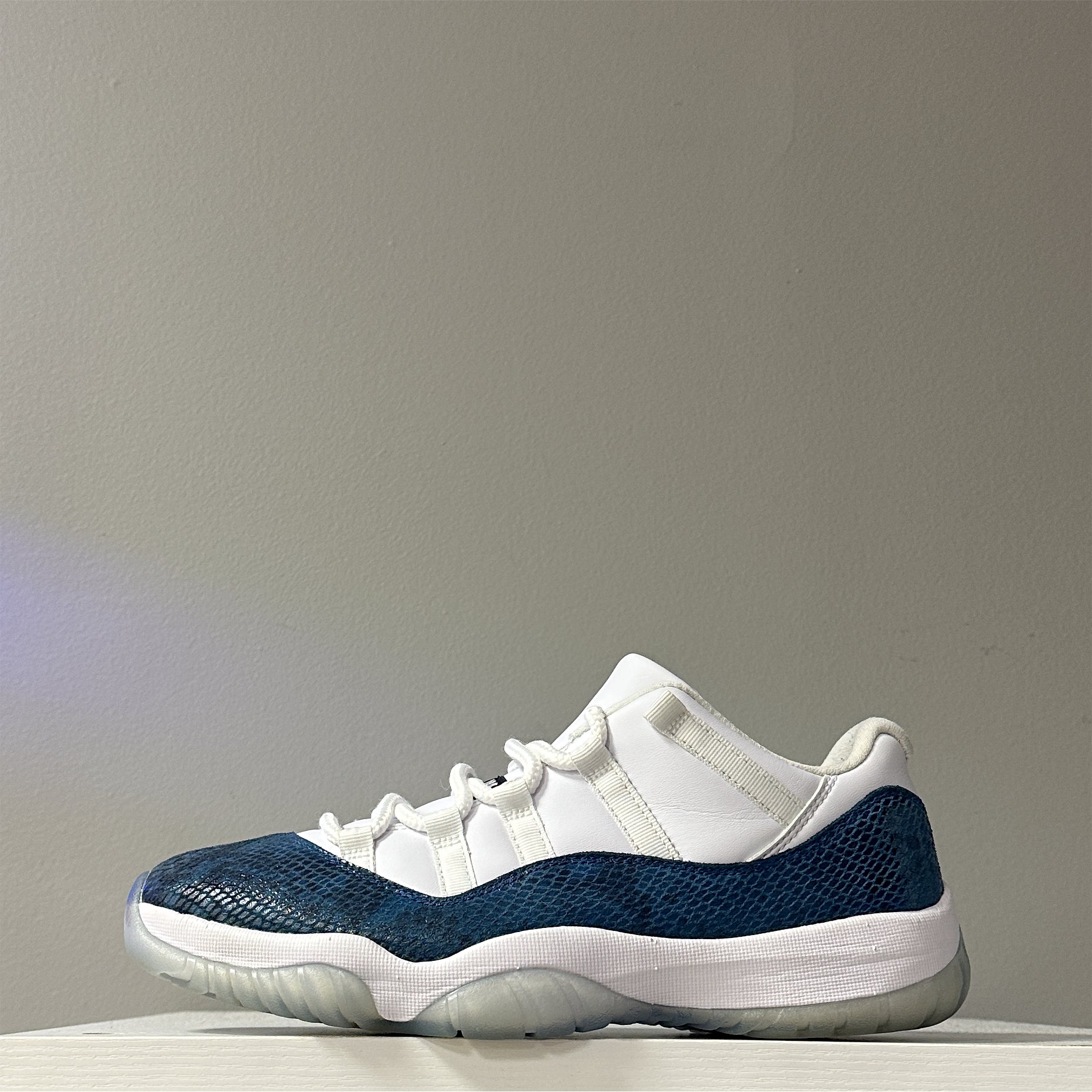 Air Jordan 11 Low "Navy Snakeskin" (2019) (Pre-Owned)