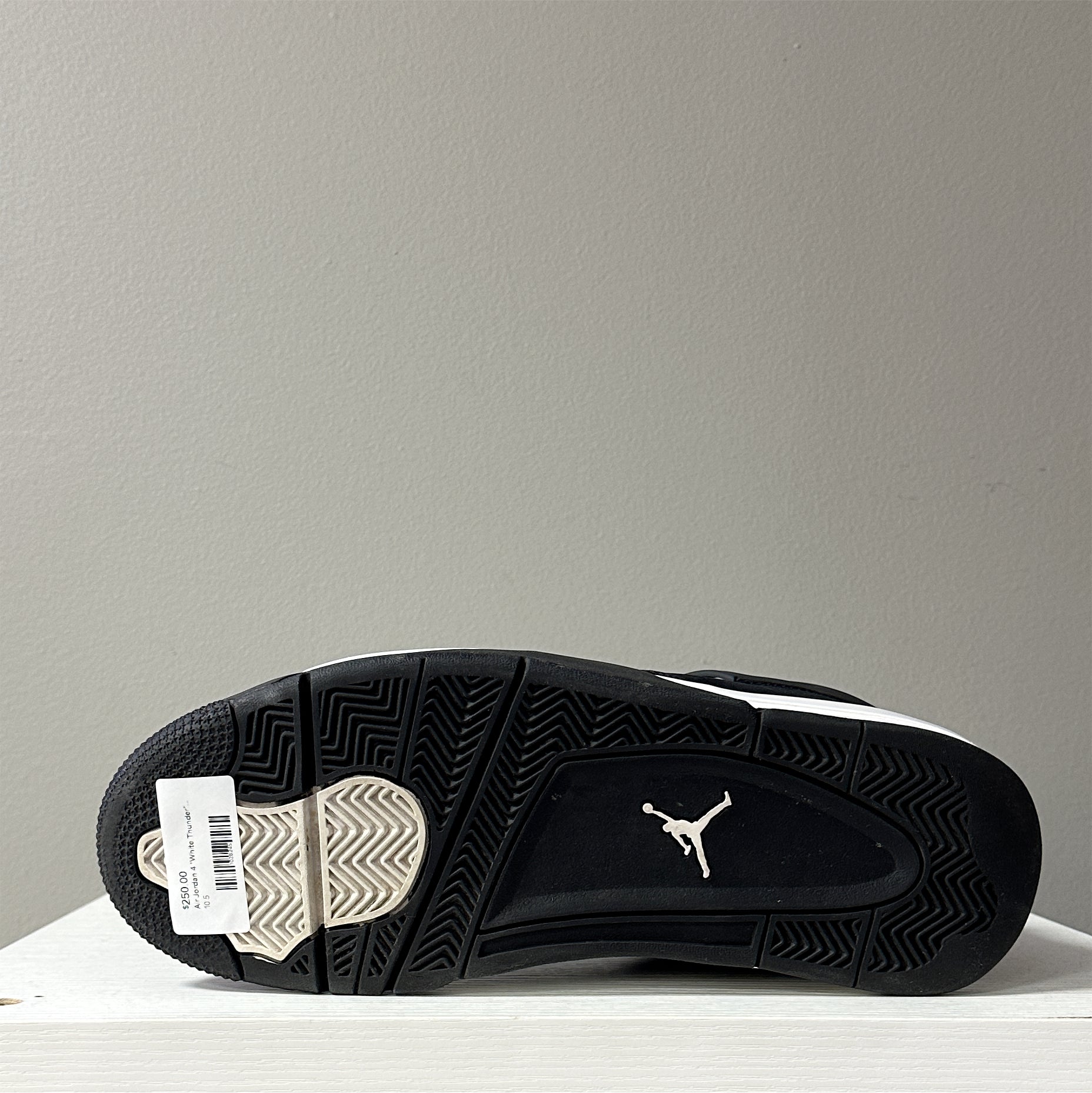 Air Jordan 4 "White Thunder" (Pre-Owned)