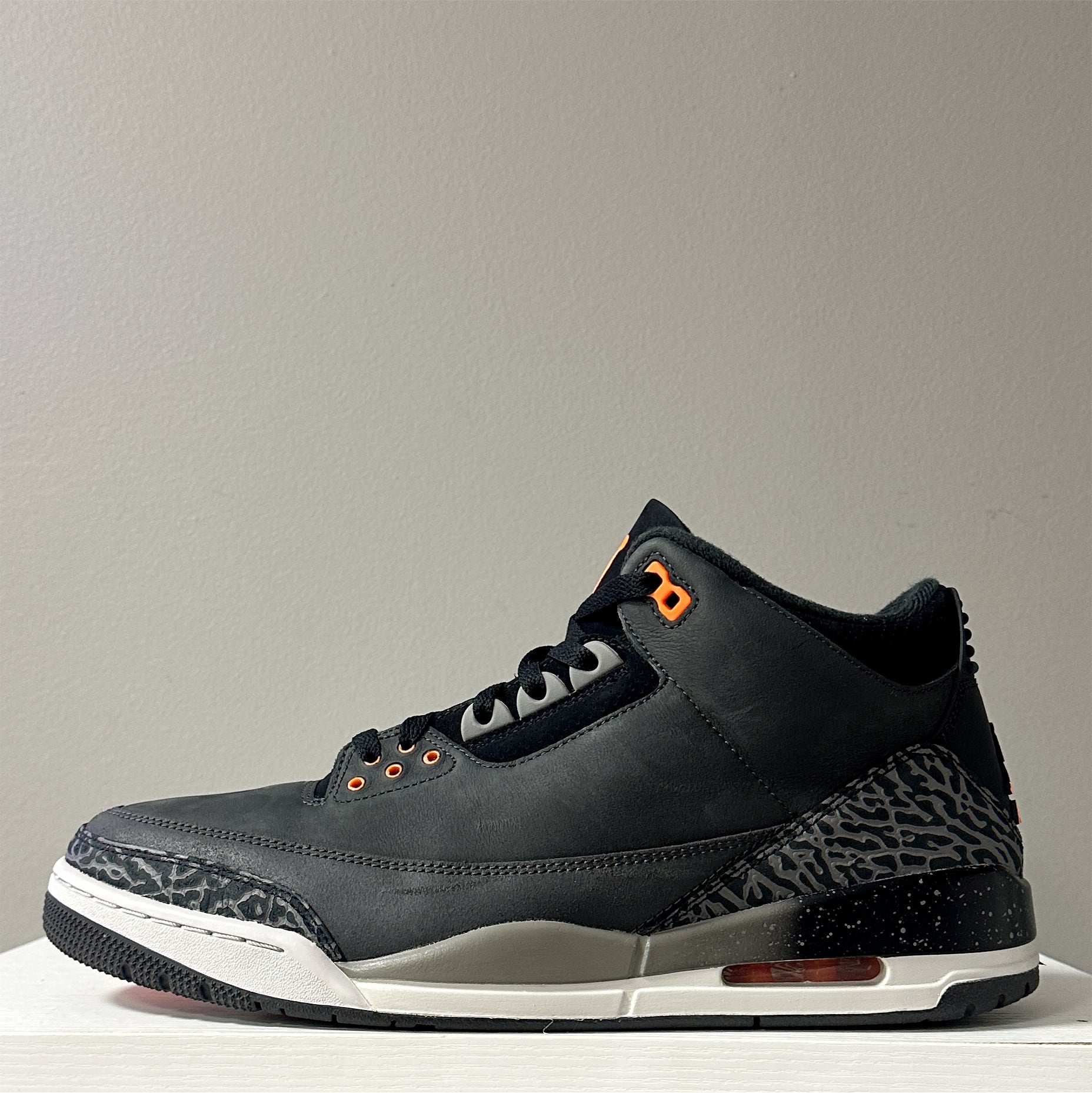 Air Jordan 3 "Fear" (Pre-Owned)
