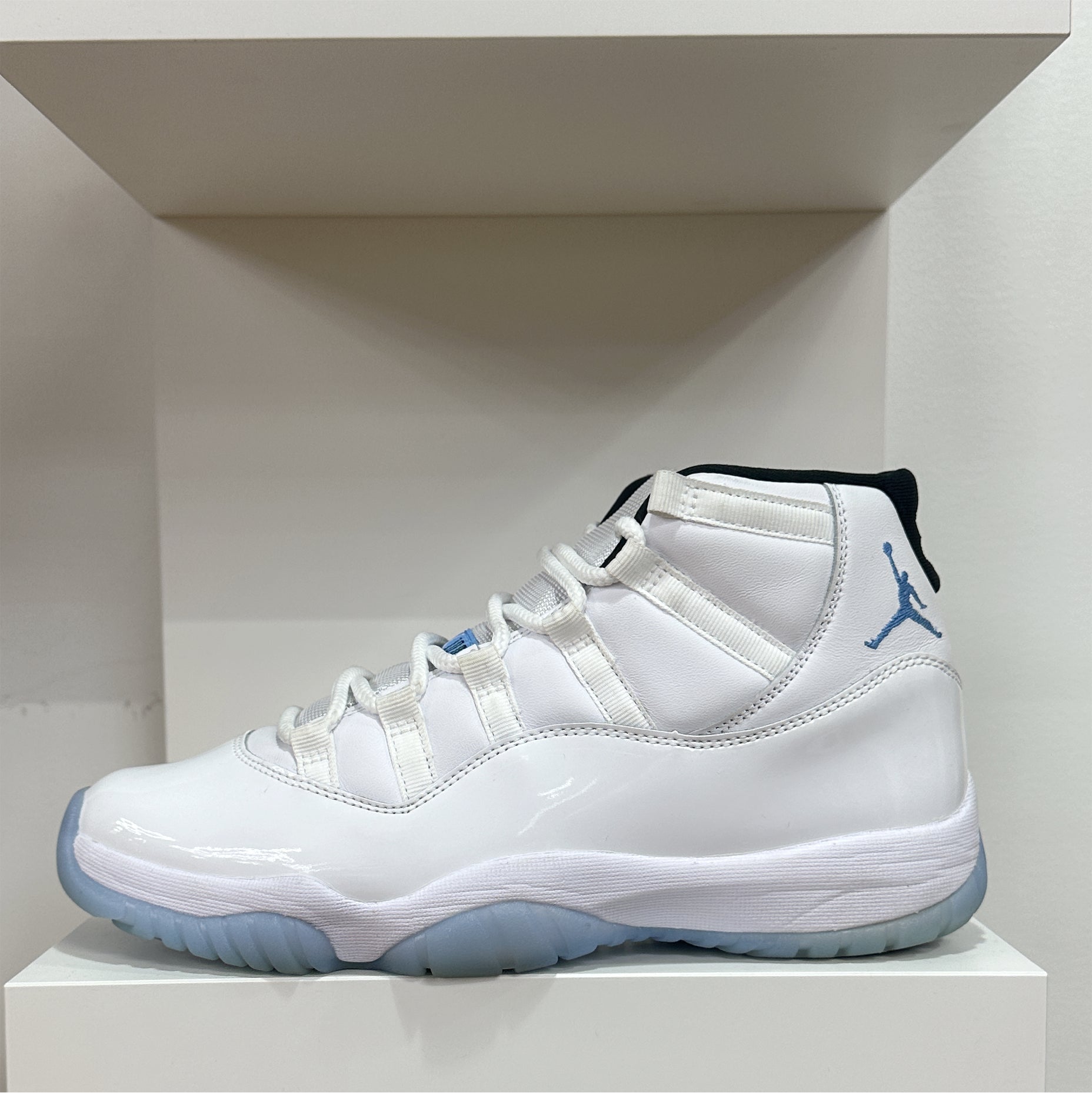 Air Jordan 11 “Legend Blue” (Pre-Owned)