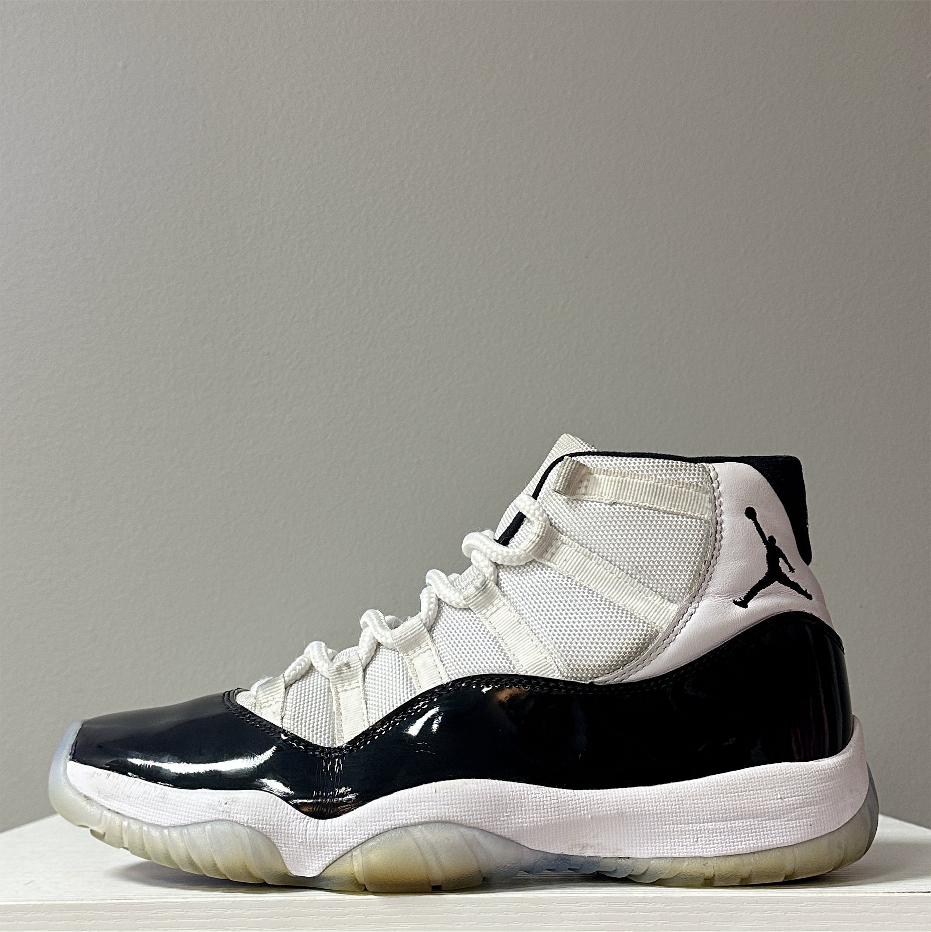 Air Jordan 11 "Concord" (Pre-Owned)