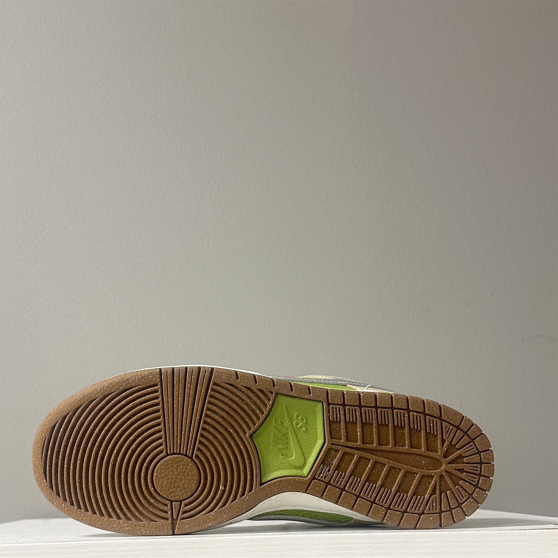 Nike SB Dunk Low "Escargot"(Pre-Owned)