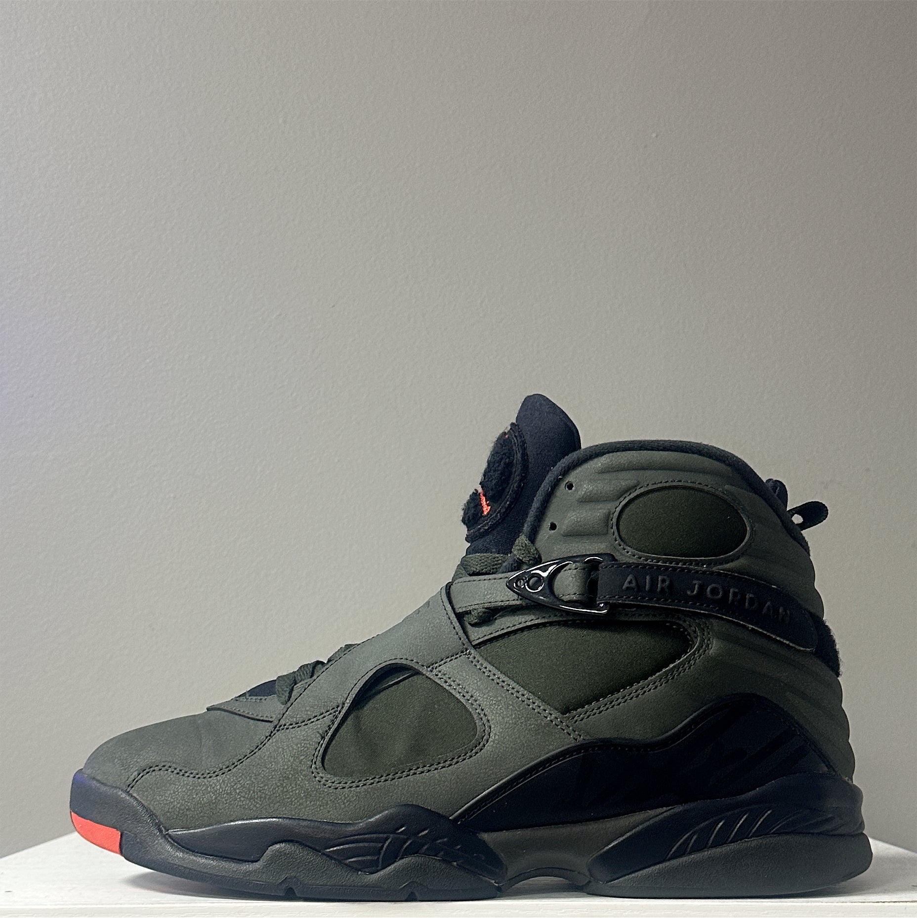 Air Jordan 8 "Take Flight Undefeated" (Preowned)