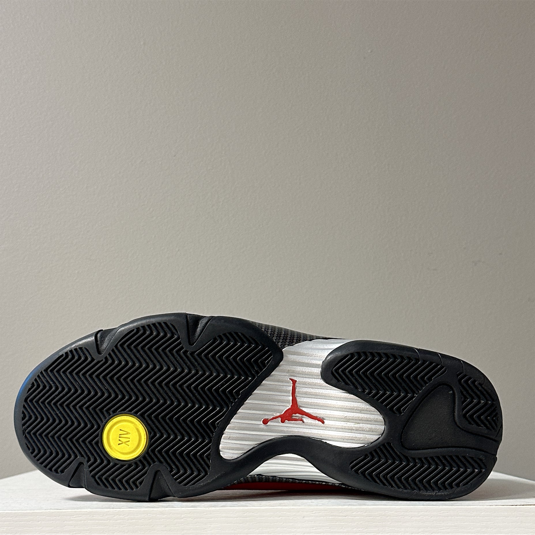 Air Jordan 14 "Ferrari" 2025 (pre-owned)