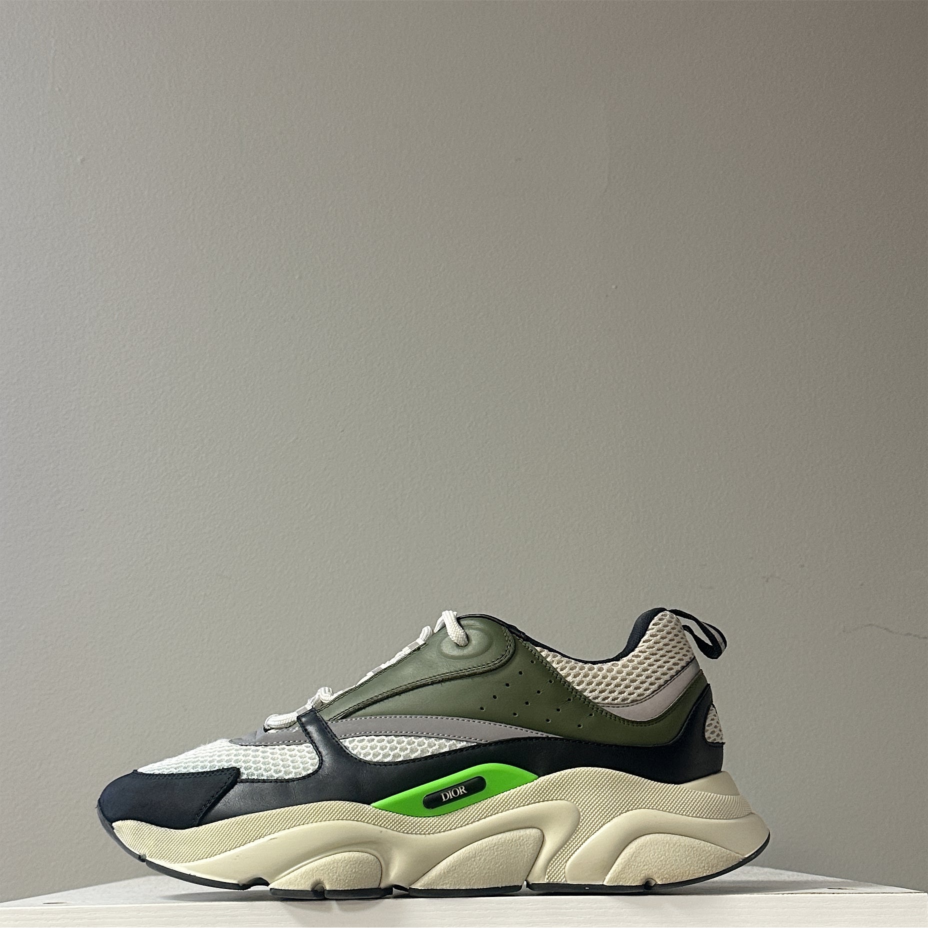 Dior B22 "Cream White Olive Black" (Pre-Owned)